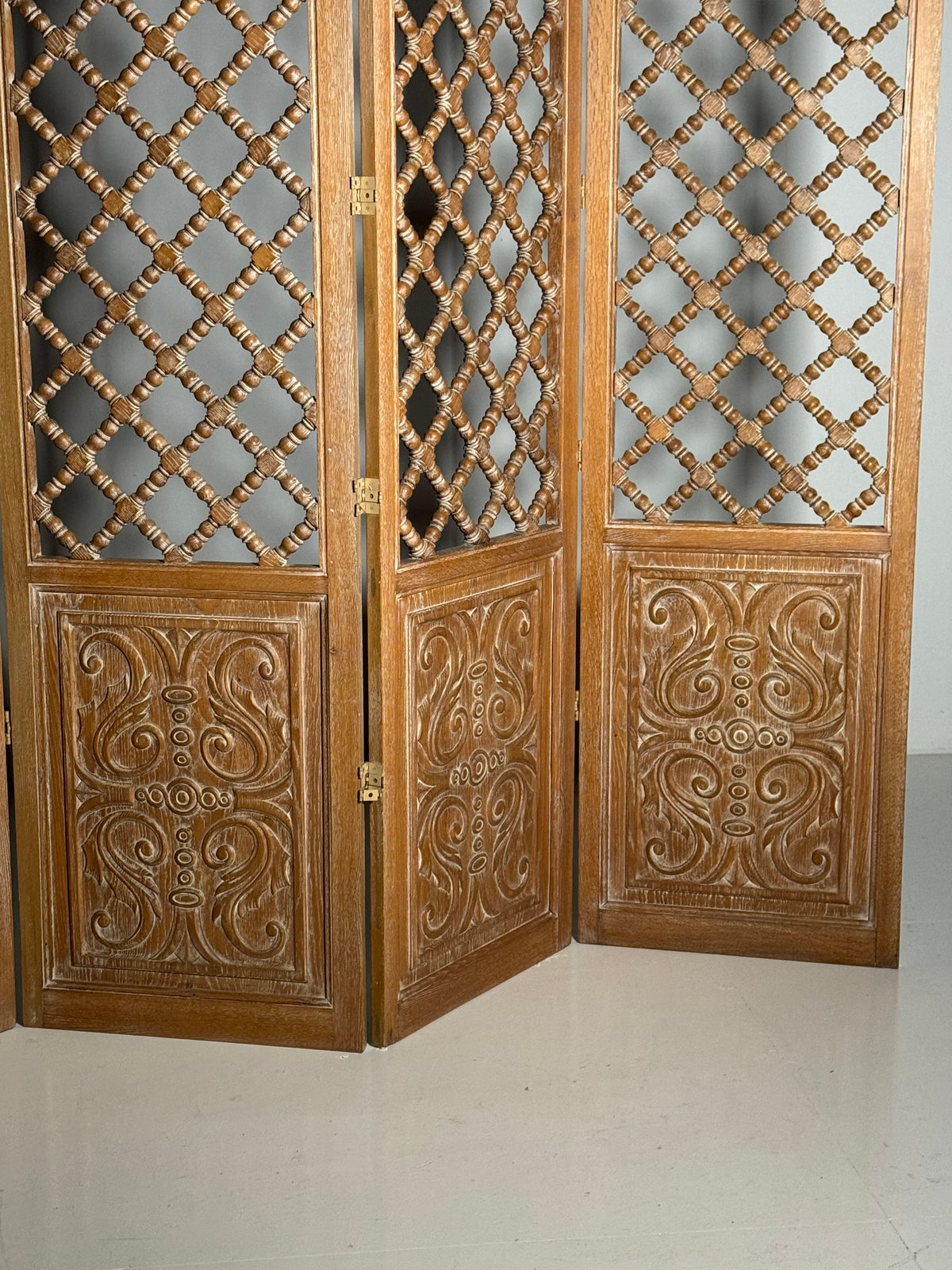 Huge classic folding screen