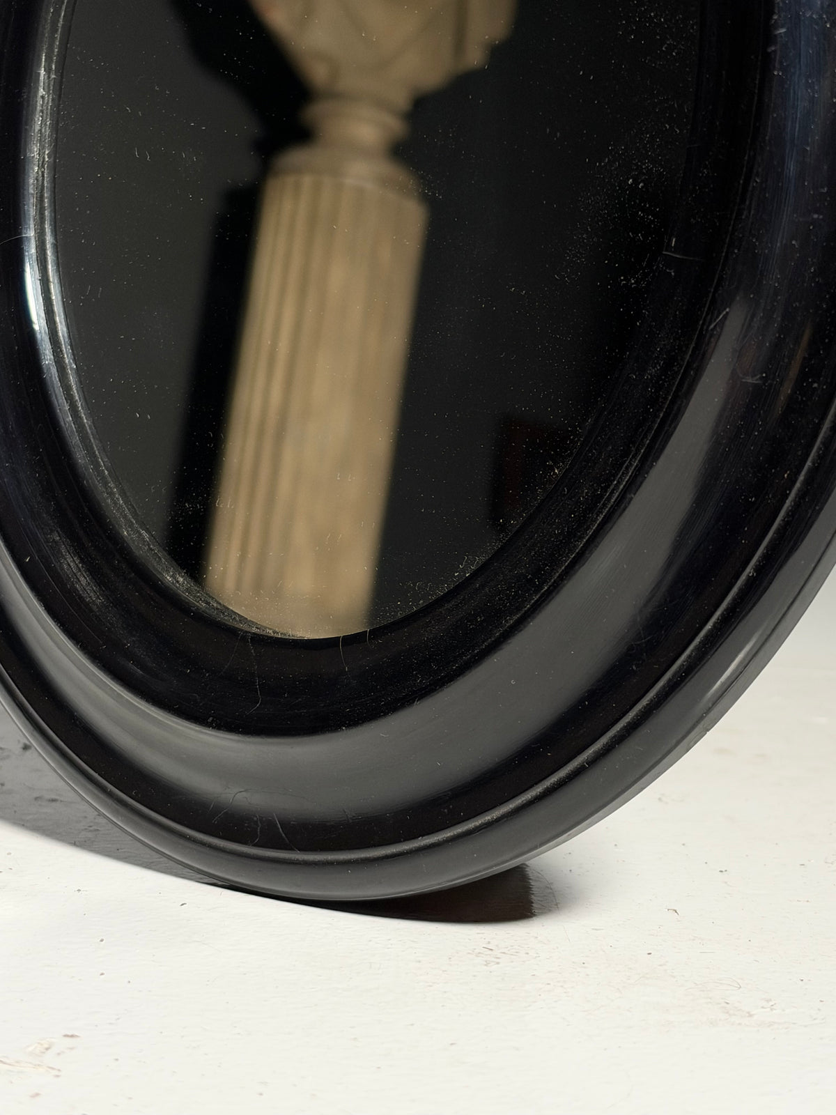 Pair of oval mirrors, 19th century