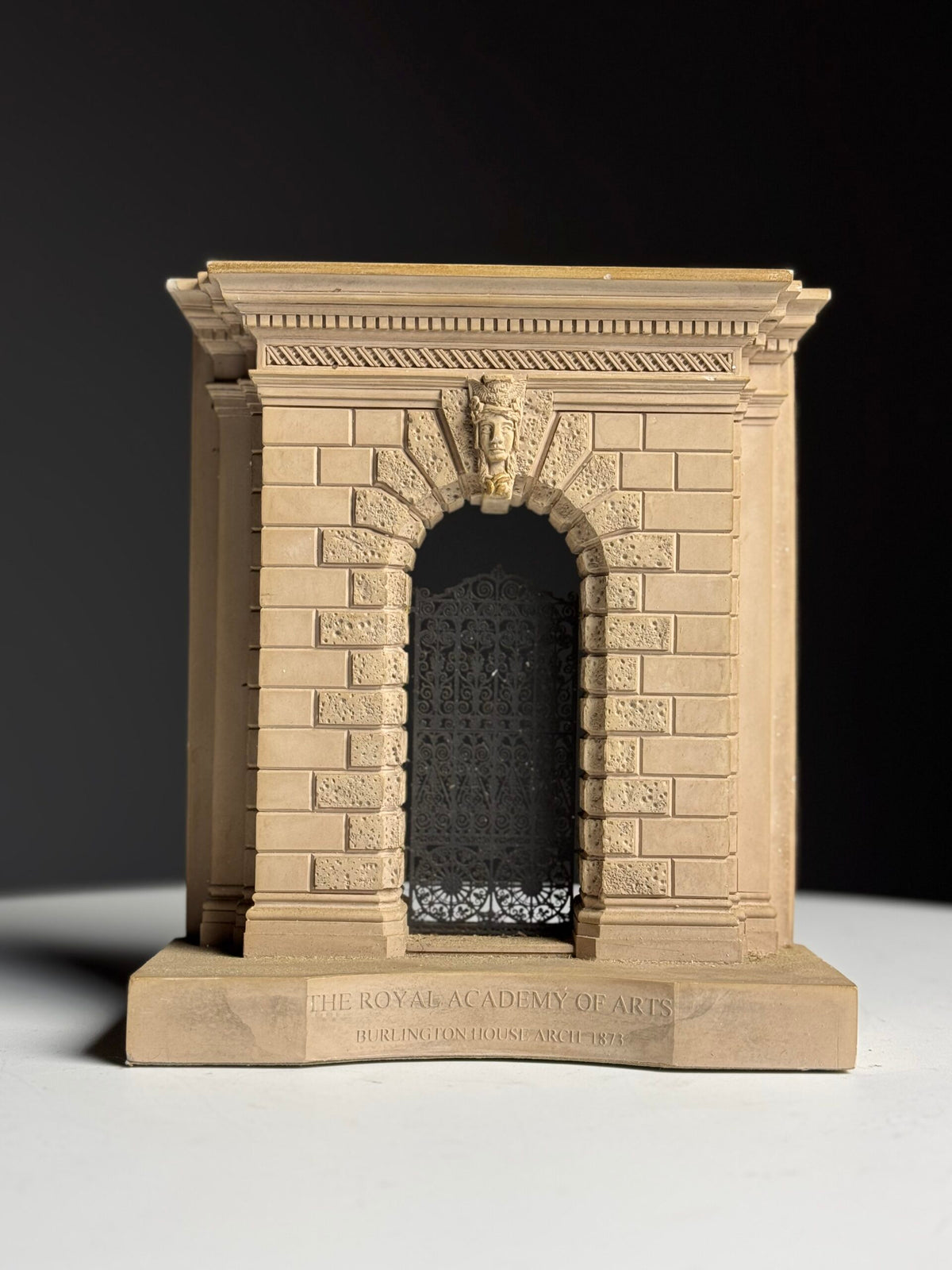 Architectural Scale Model of the Burlington House Arch, London, photo 9