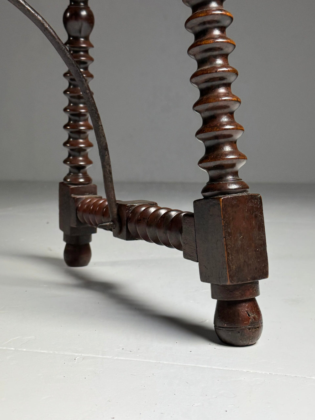 Spanish Walnut Console Table or Writing Table, 18th Century, photo 13