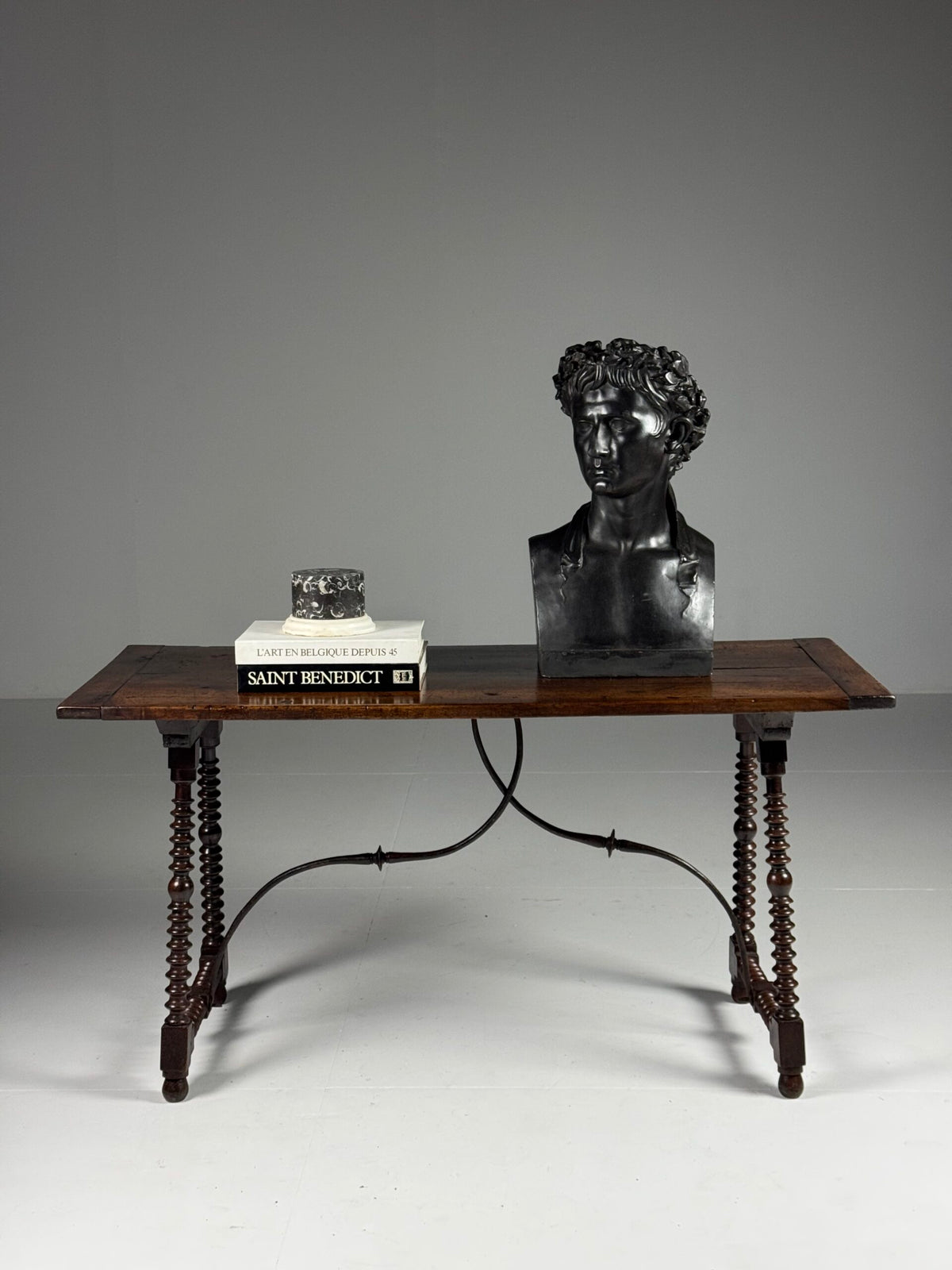 Spanish Walnut Console Table or Writing Table, 18th Century, photo 7