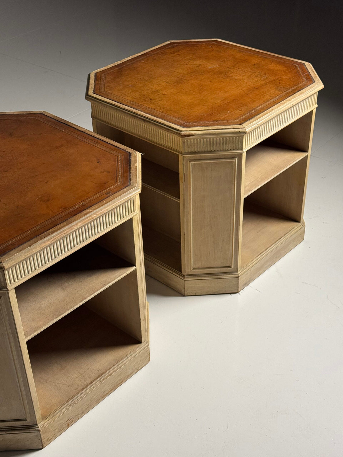 Pair of Classic Shop Display Pieces with Patinated Leather, 20th Century, photo 11