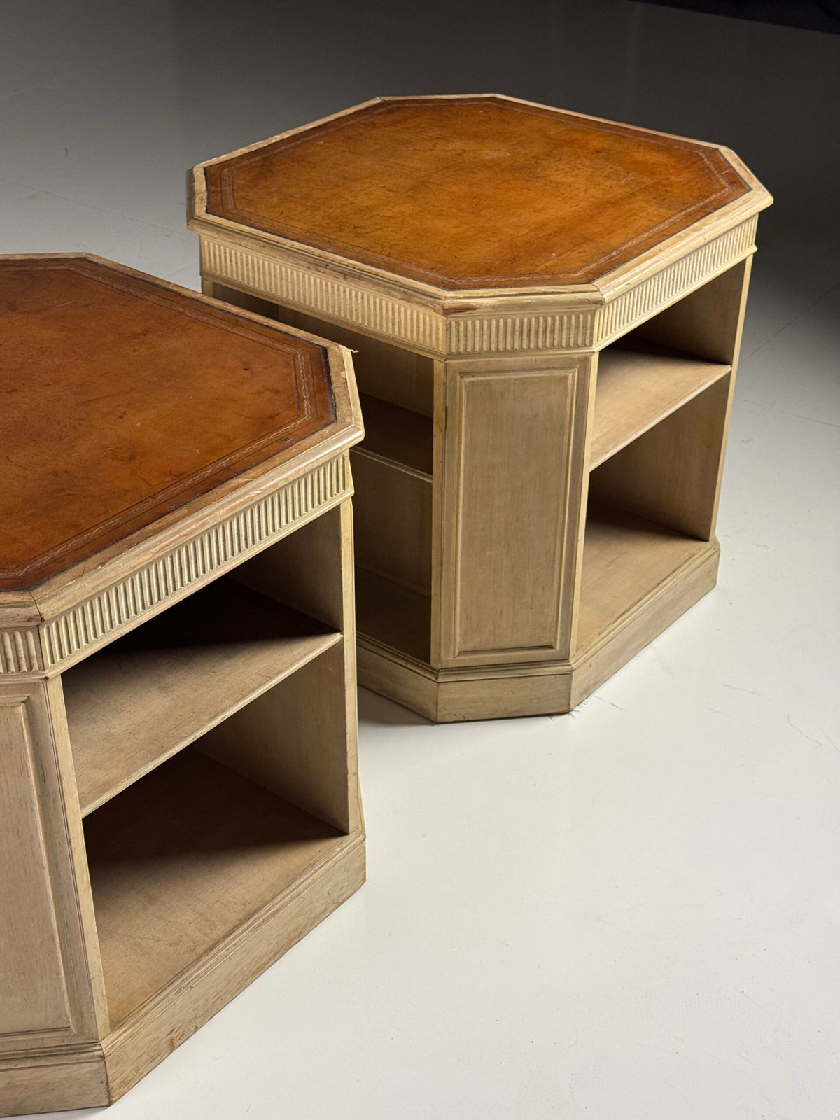 Pair of Classic Shop Display Pieces with Patinated Leather, 20th Century, photo 9
