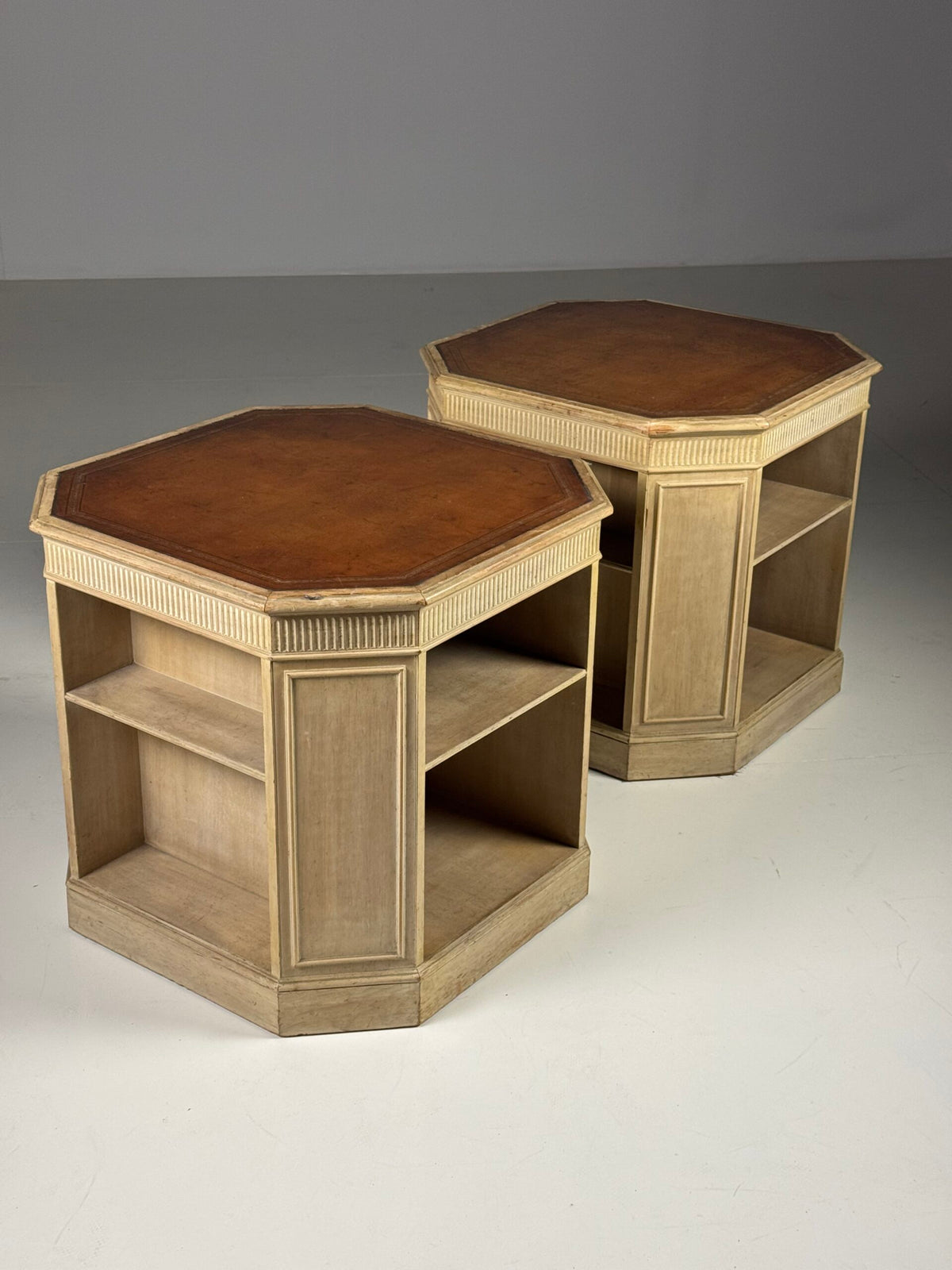 Pair of Classic Shop Display Pieces with Patinated Leather, 20th Century, photo 4