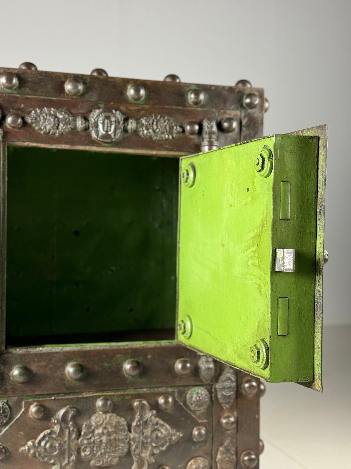 French Hobnail Safe by Magaud de Charf, Marseille, 1850 to 1890, photo 23