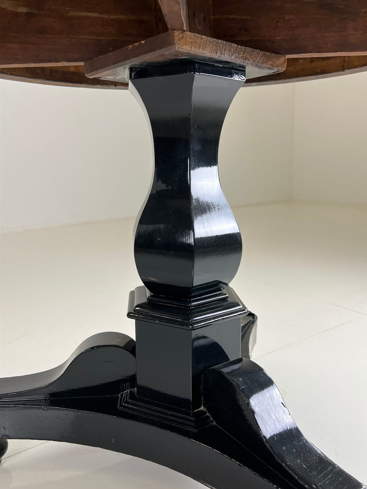 Black Lacquered Center Table with White Marble Top, Belgium c. 1900, photo 11