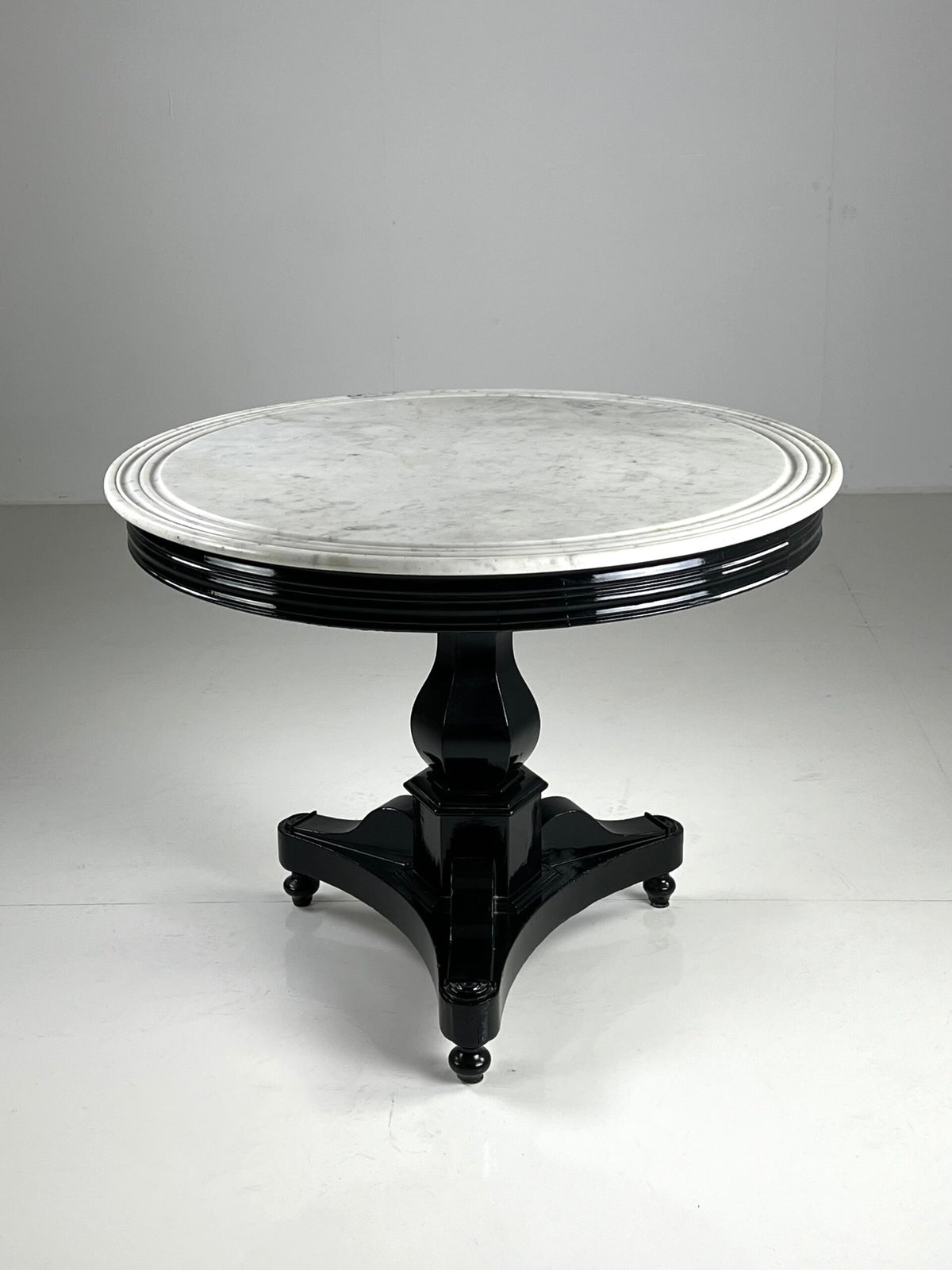 Black Lacquered Center Table with White Marble Top, Belgium c. 1900, photo 9