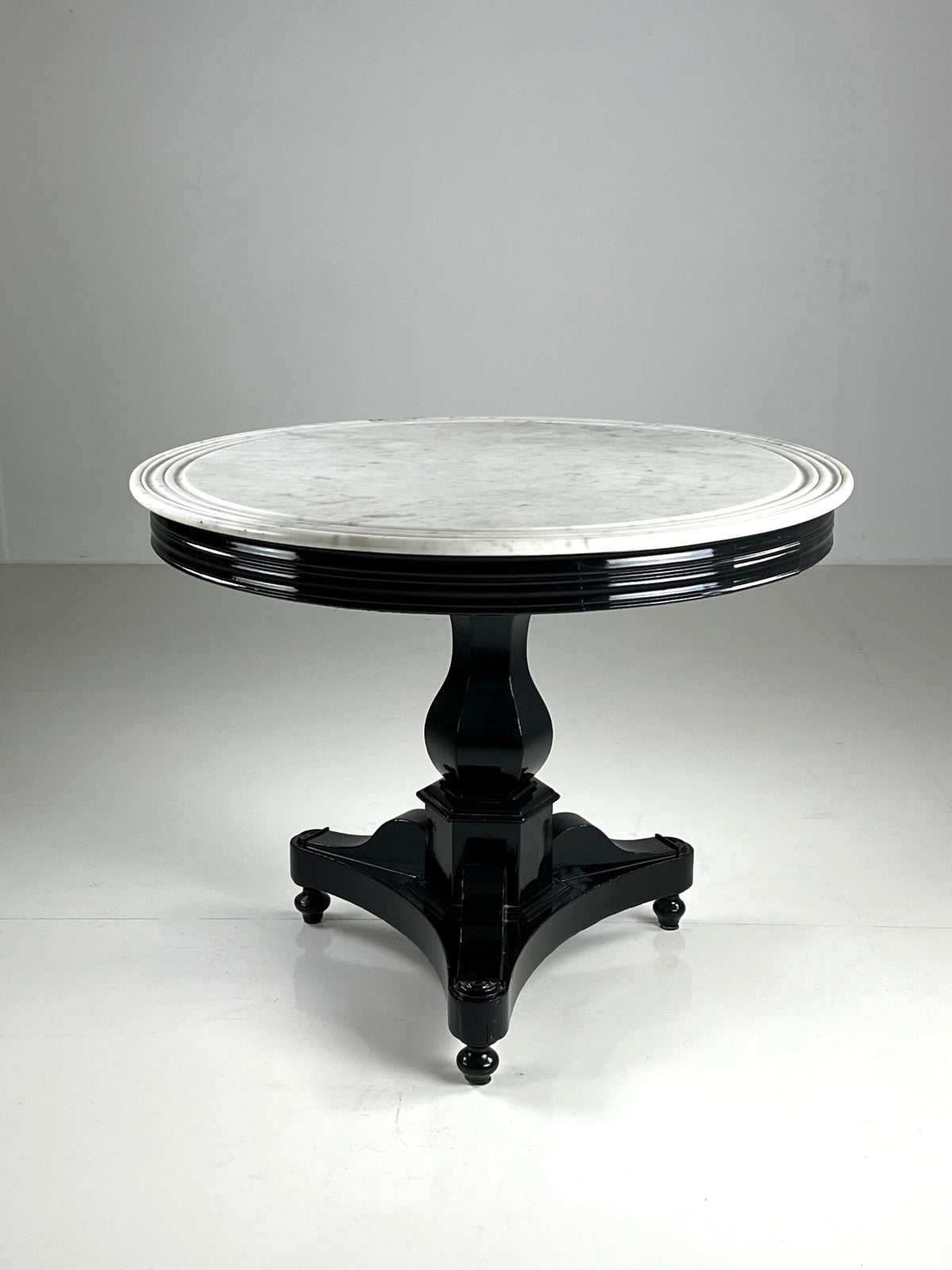 Black Lacquered Center Table with White Marble Top, Belgium c. 1900, photo 1