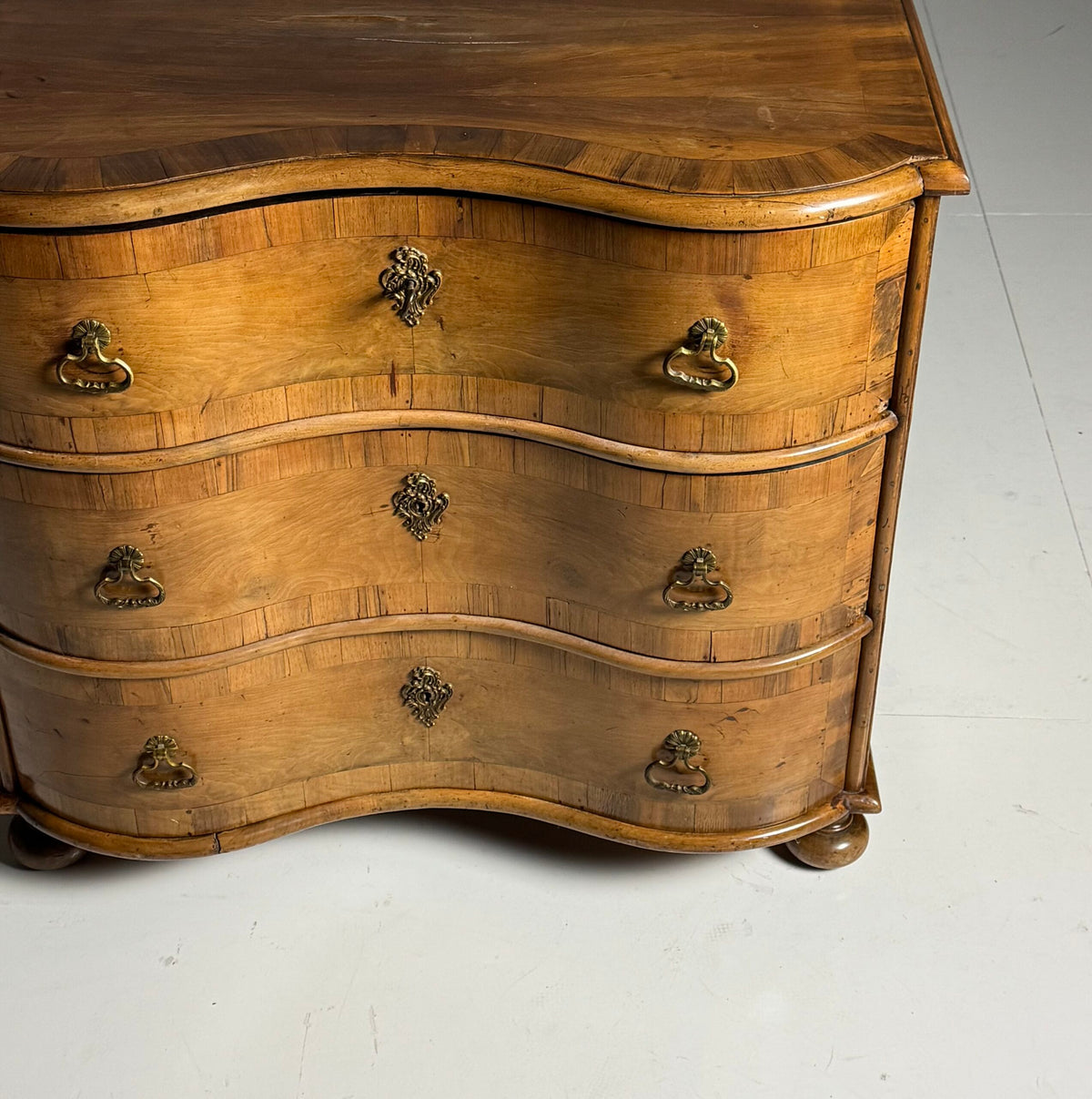 South German Serpentine Chest of Drawers, 18th Century, photo 29