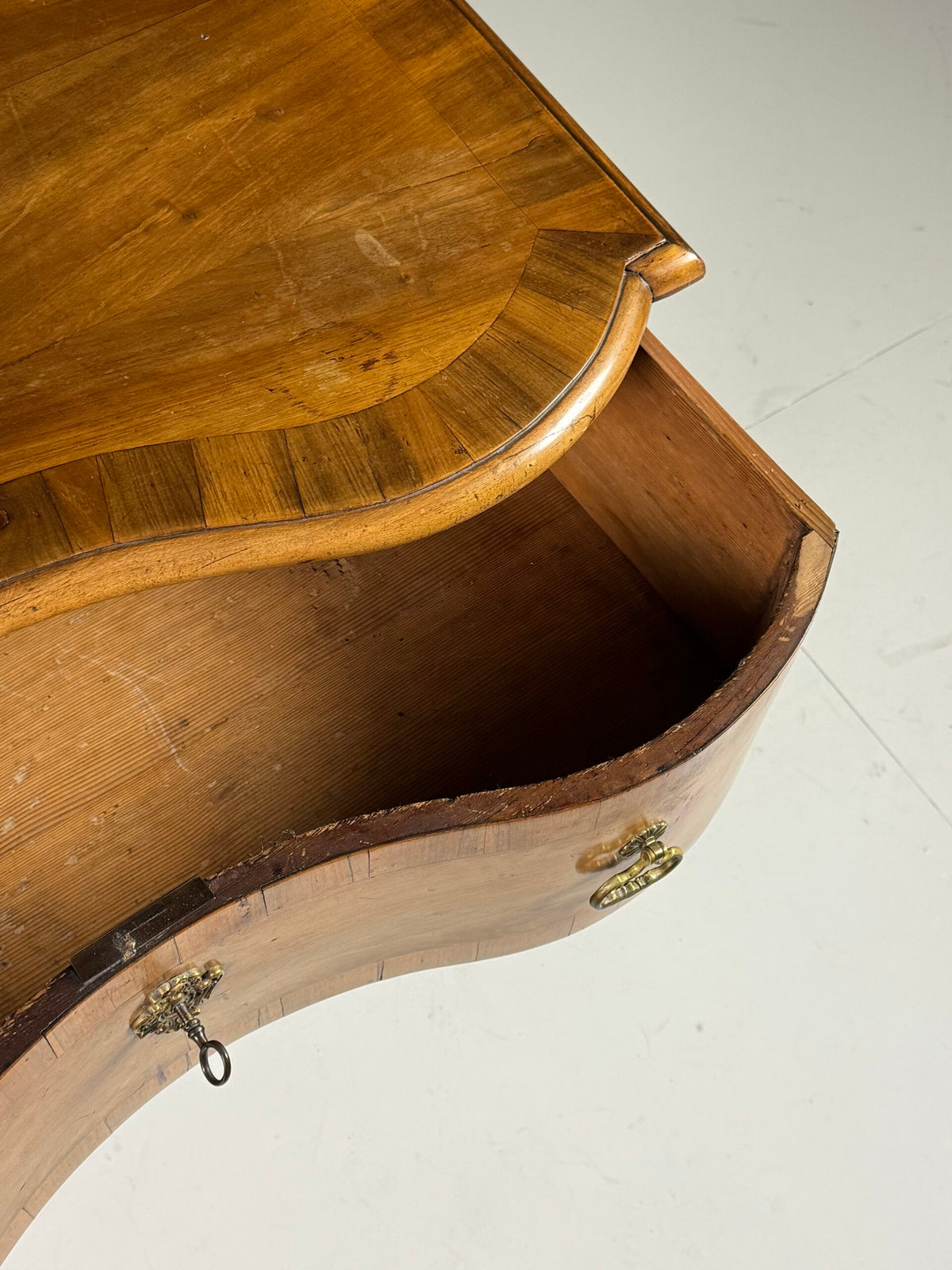 South German Serpentine Chest of Drawers, 18th Century, photo 20