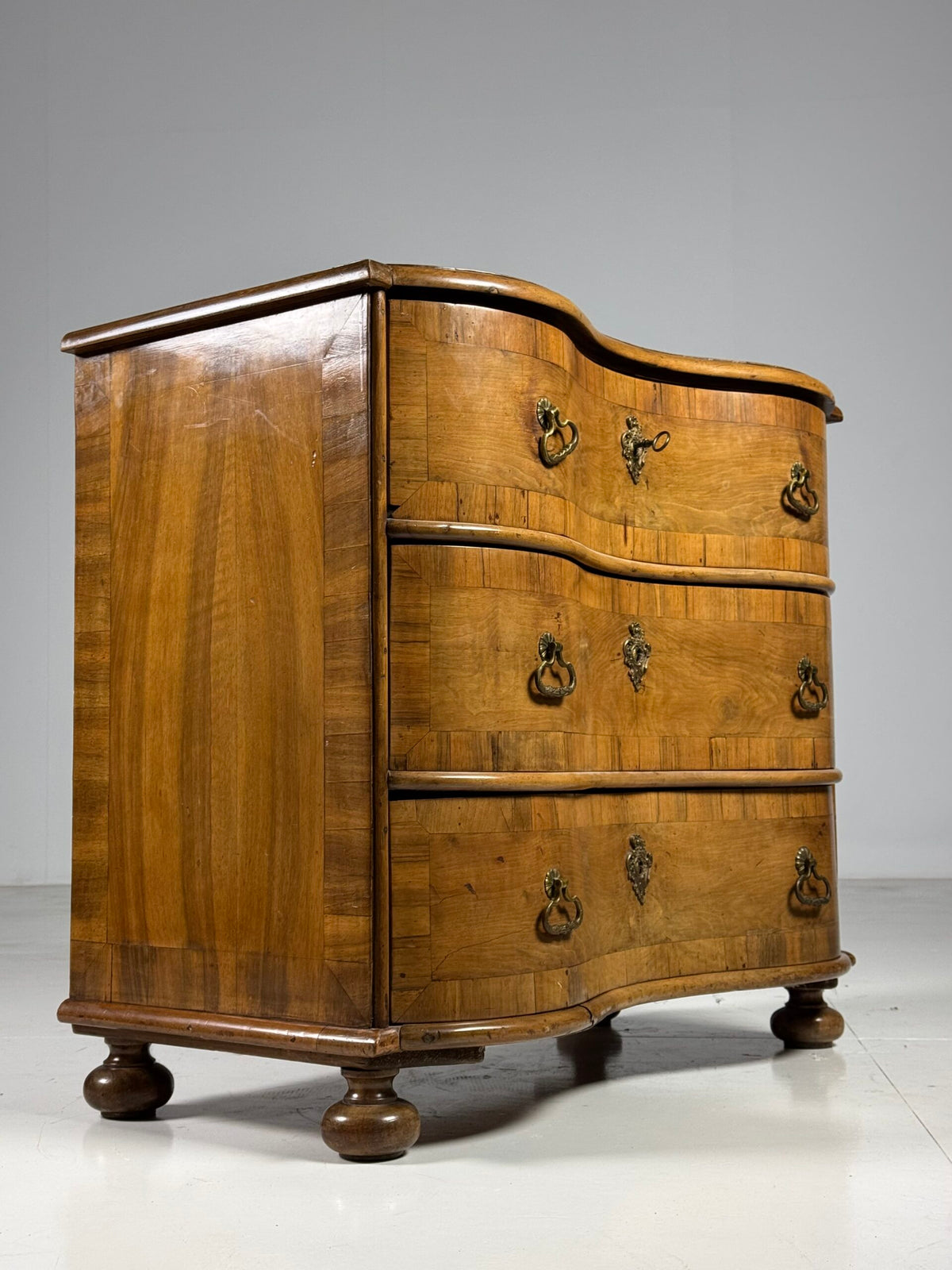 South German Serpentine Chest of Drawers, 18th Century, photo 13