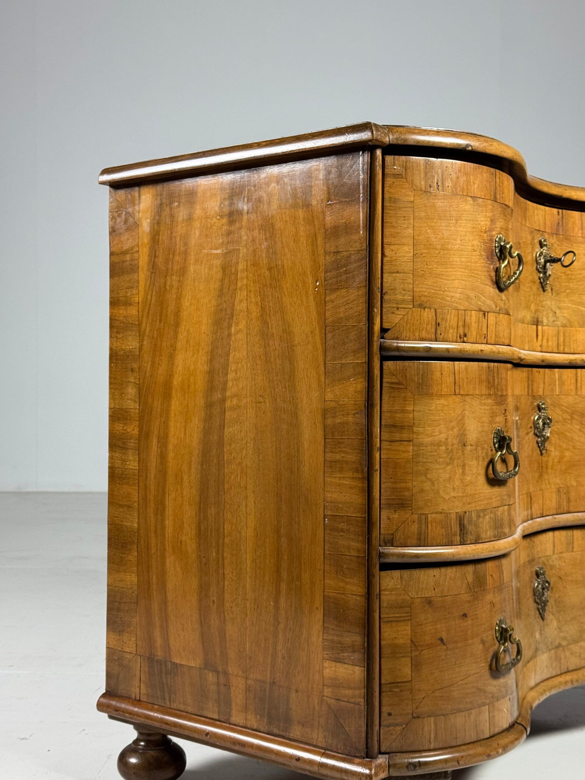 South German Serpentine Chest of Drawers, 18th Century, photo 12