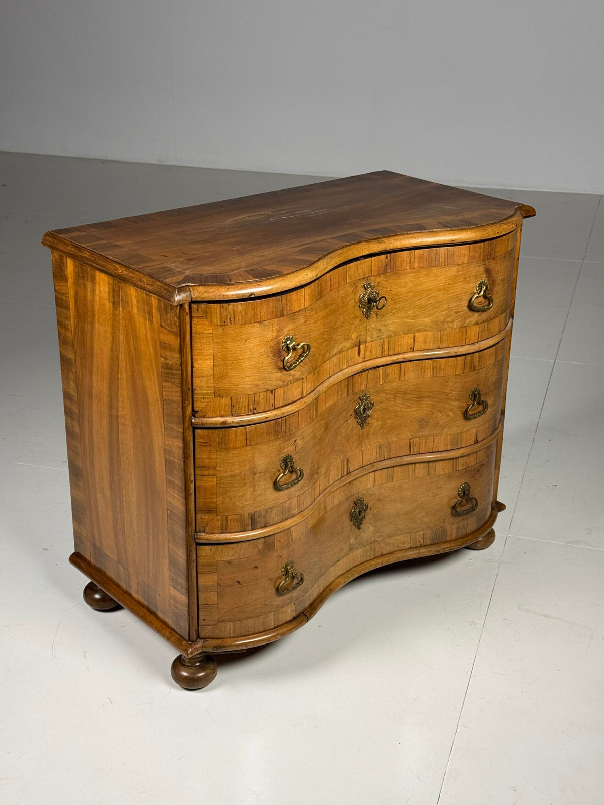 South German Serpentine Chest of Drawers, 18th Century, photo 10