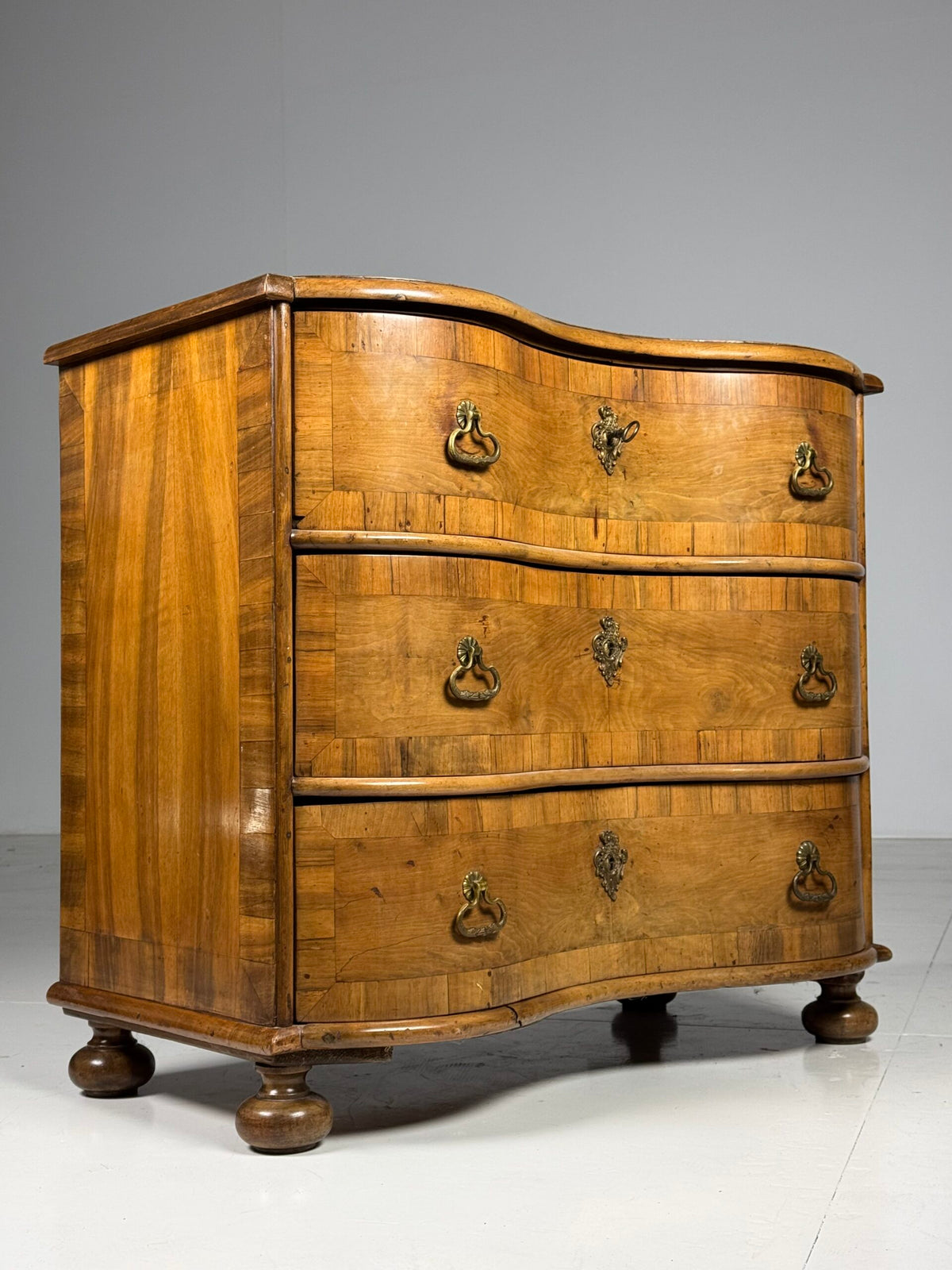 South German Serpentine Chest of Drawers, 18th Century, photo 9