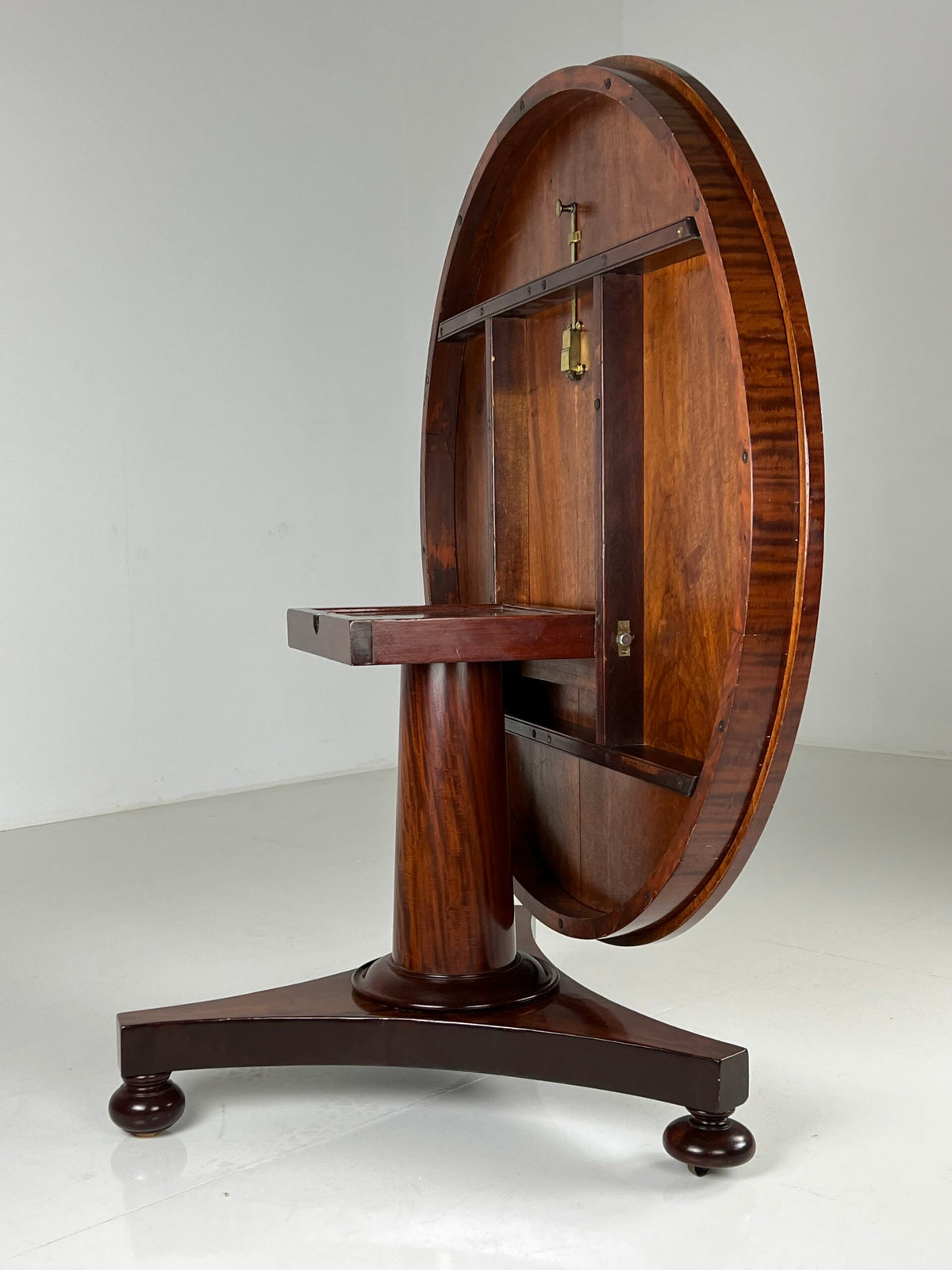 Large Mahogany Tilt Top Center Table, 19th Century, photo 7
