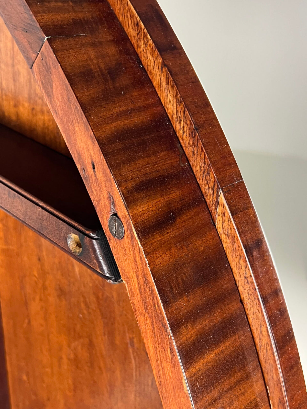 Large Mahogany Tilt Top Center Table, 19th Century, photo 5