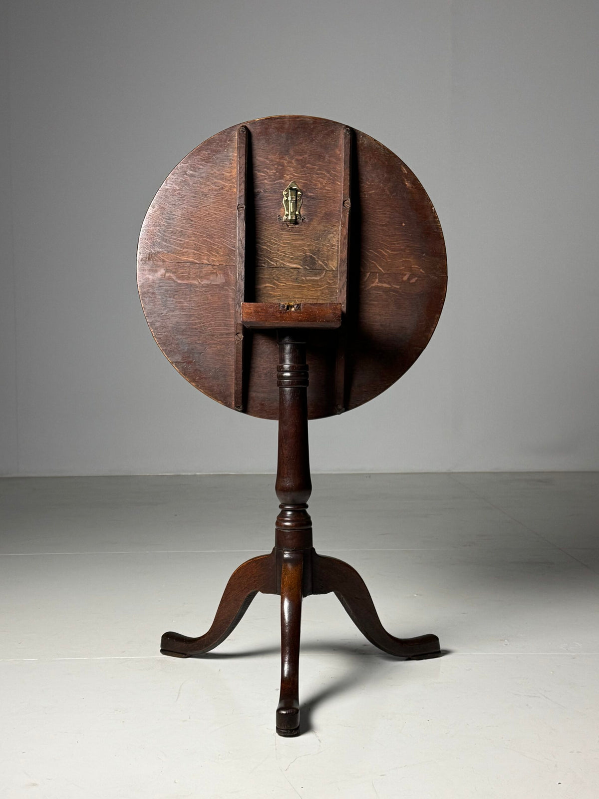 English Oak Tilt Top Table, 19th Century, photo 5