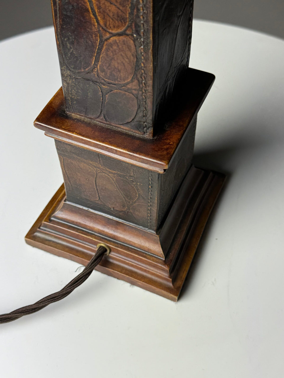 Classical Leather Covered Obelisk Lamp Base, Late 20th Century, photo 6