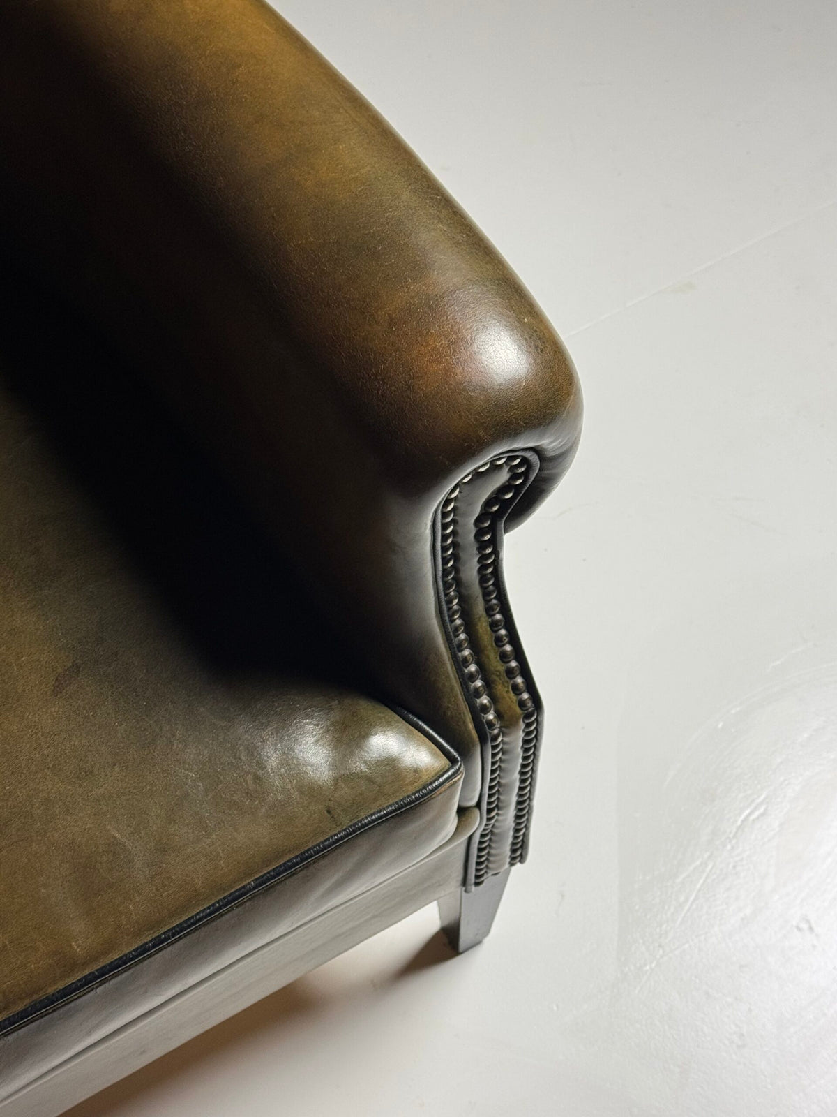 Green Sheepskin Club Armchair, photo 13