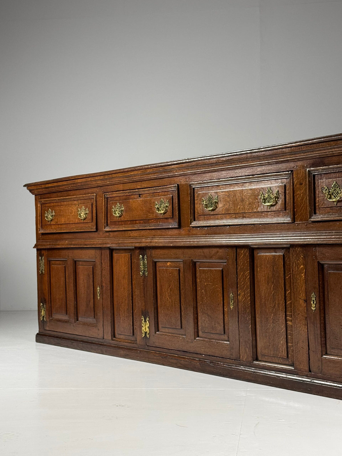 Extra Long English Oak Dresser, c. 1720, 302 cm, photo 12