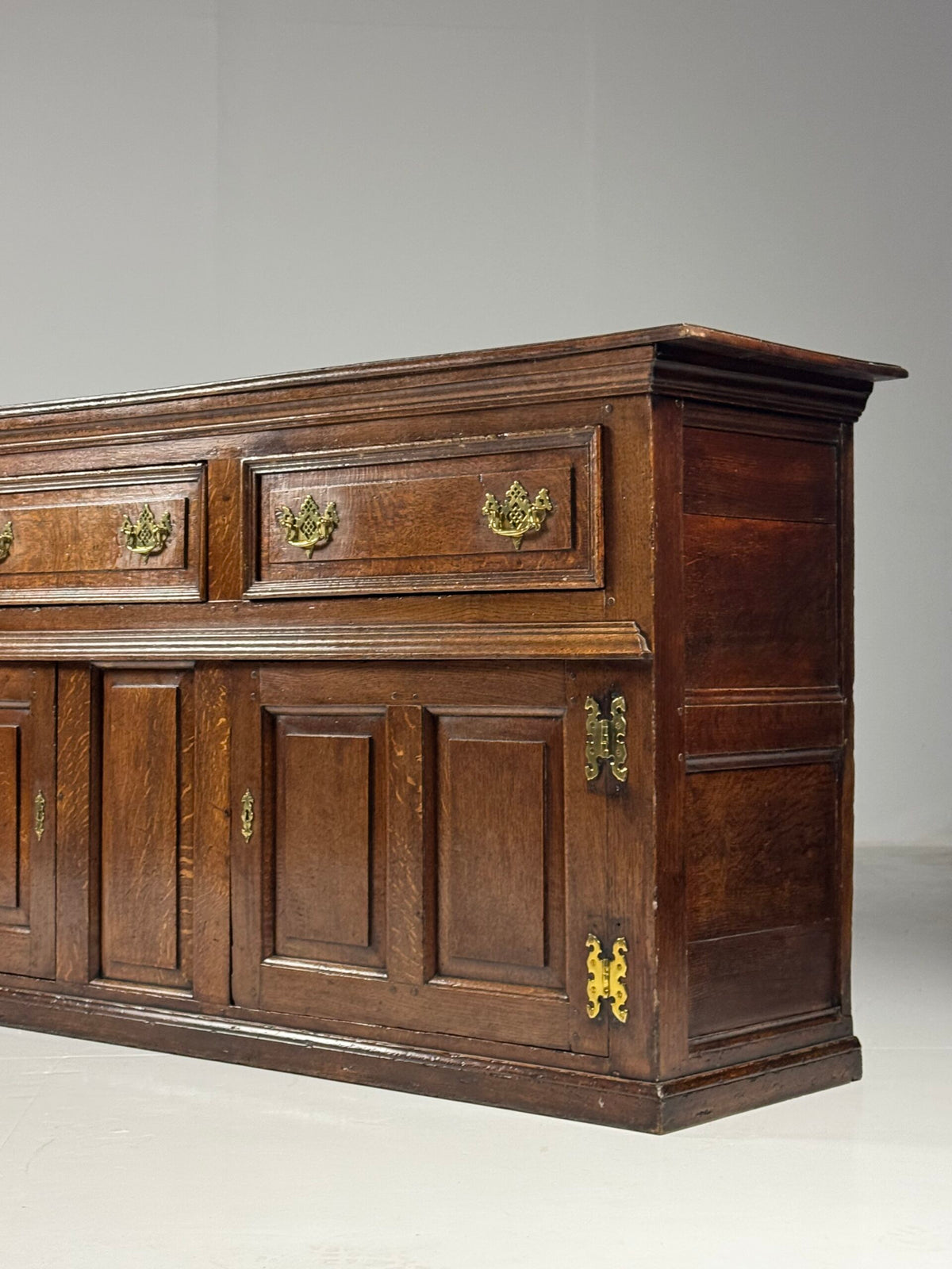 Extra Long English Oak Dresser, c. 1720, 302 cm, photo 11