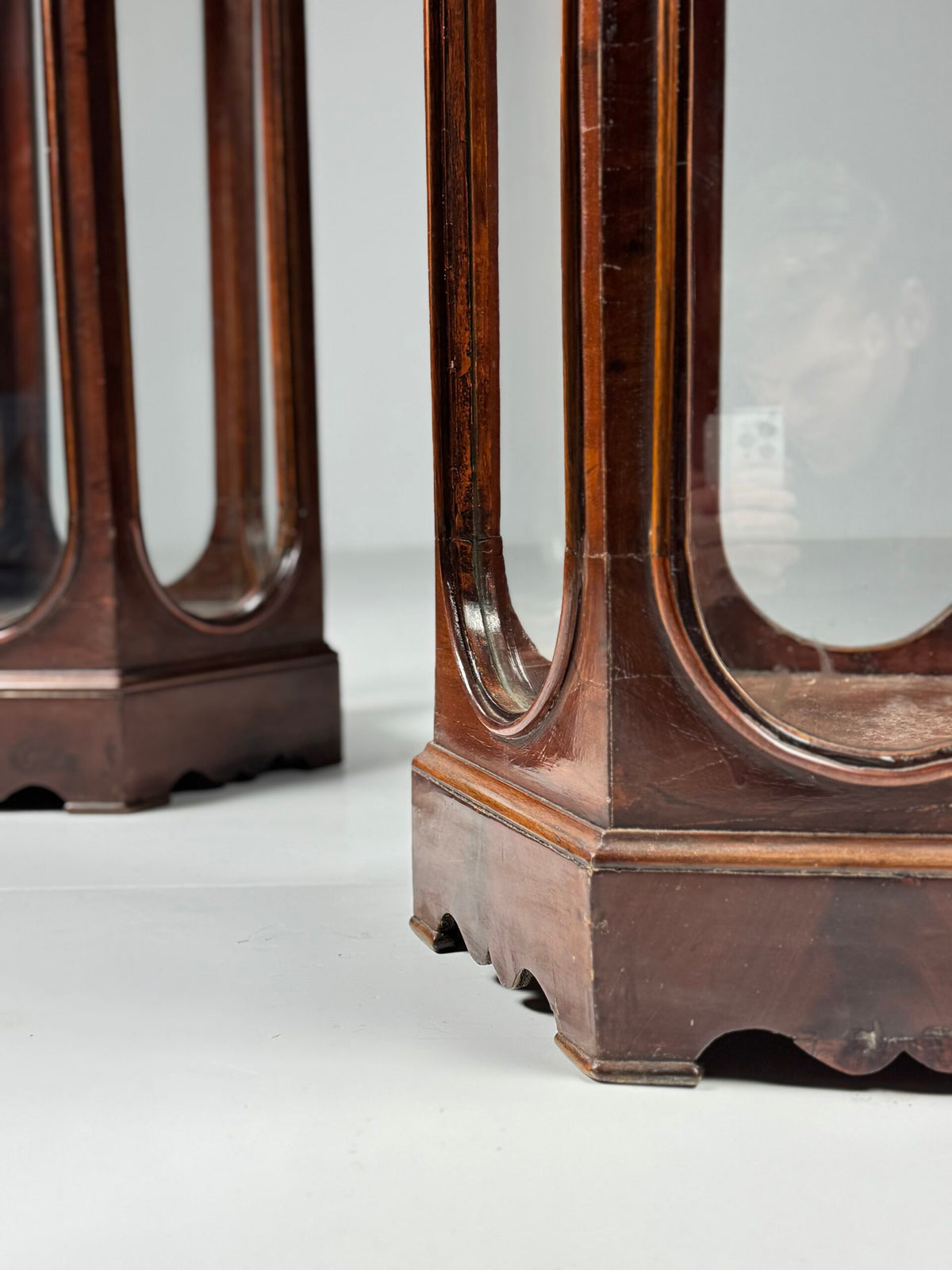 Pair of Octagonal Display Cabinets with Marble Tops, 19th Century, photo 14