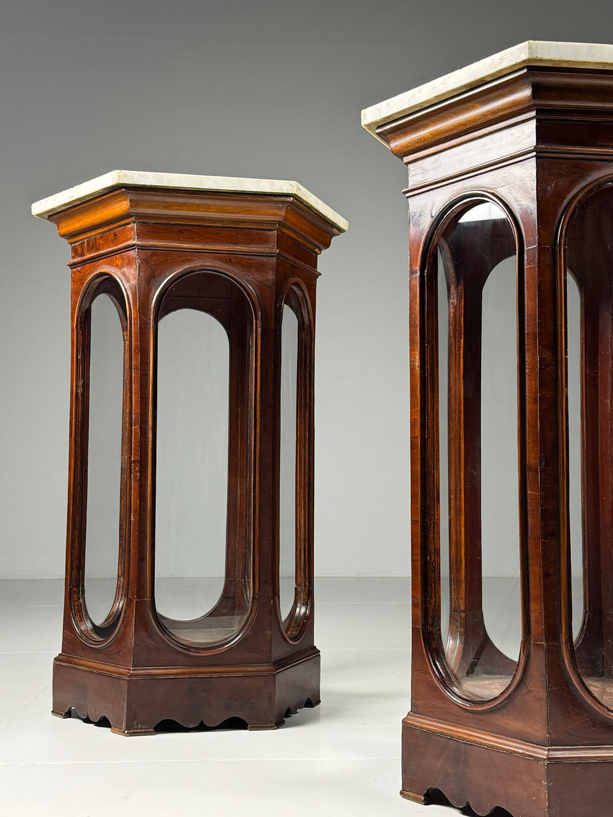 Pair of Octagonal Display Cabinets with Marble Tops, 19th Century, photo 3