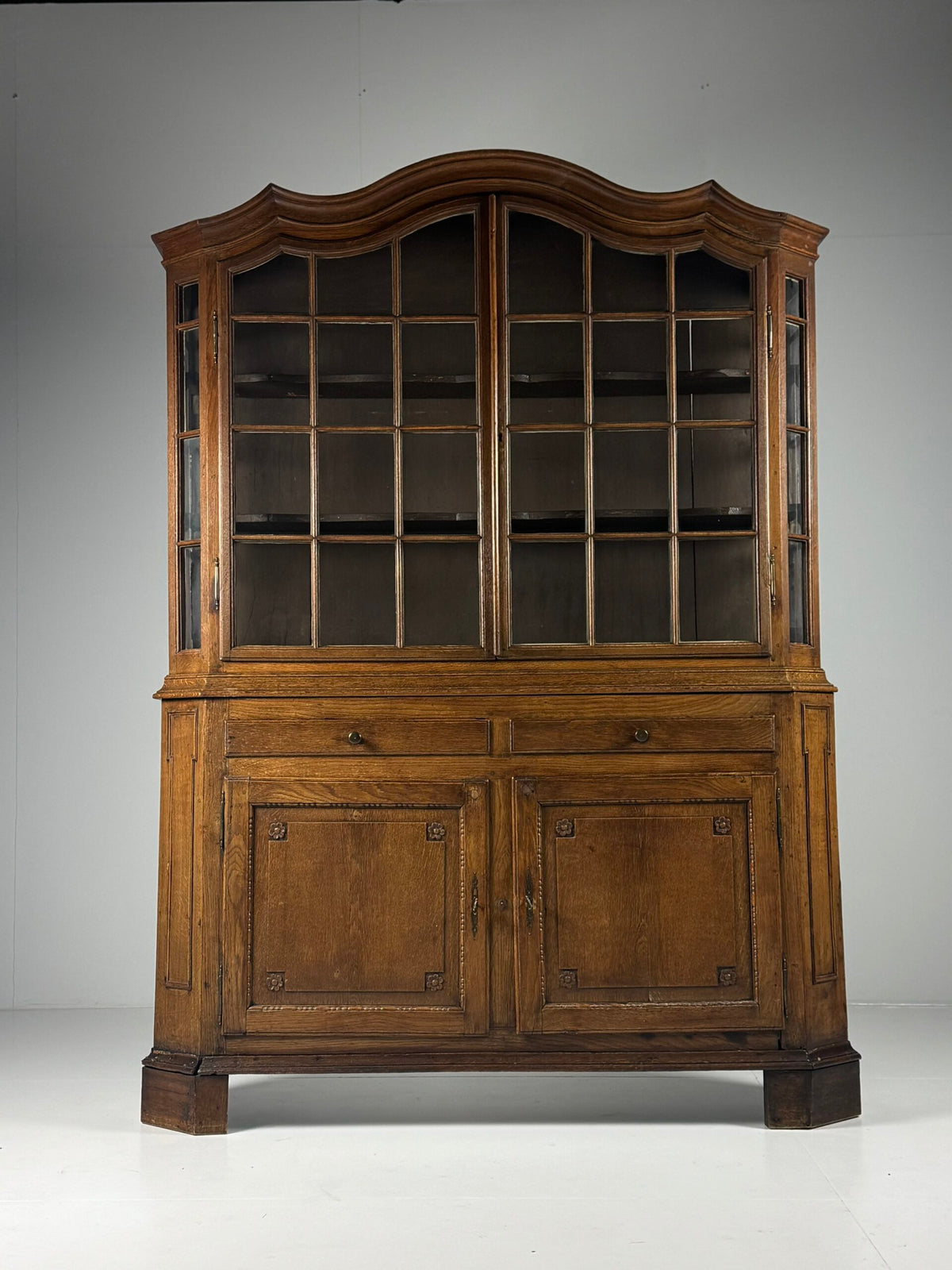 Belgian Oak Display Cabinet from Liege, 18th Century, photo 18