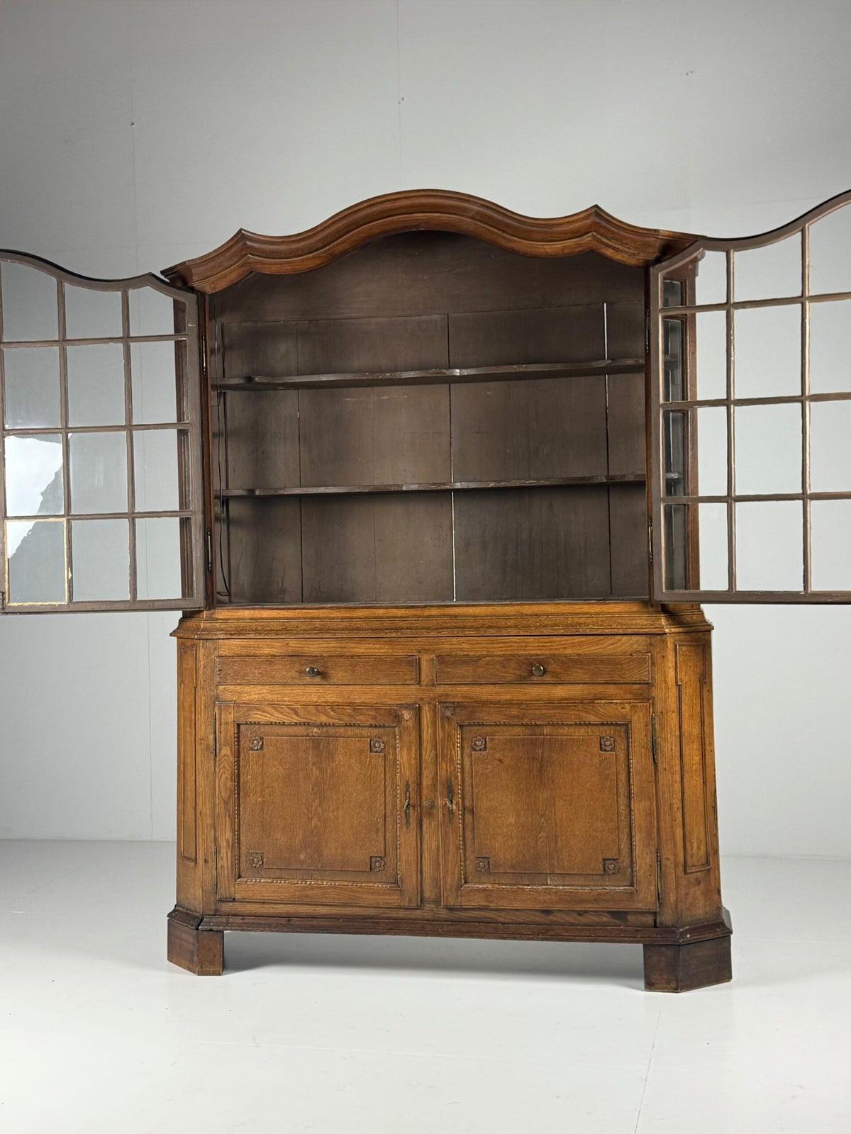 Belgian Oak Display Cabinet from Liege, 18th Century, photo 6
