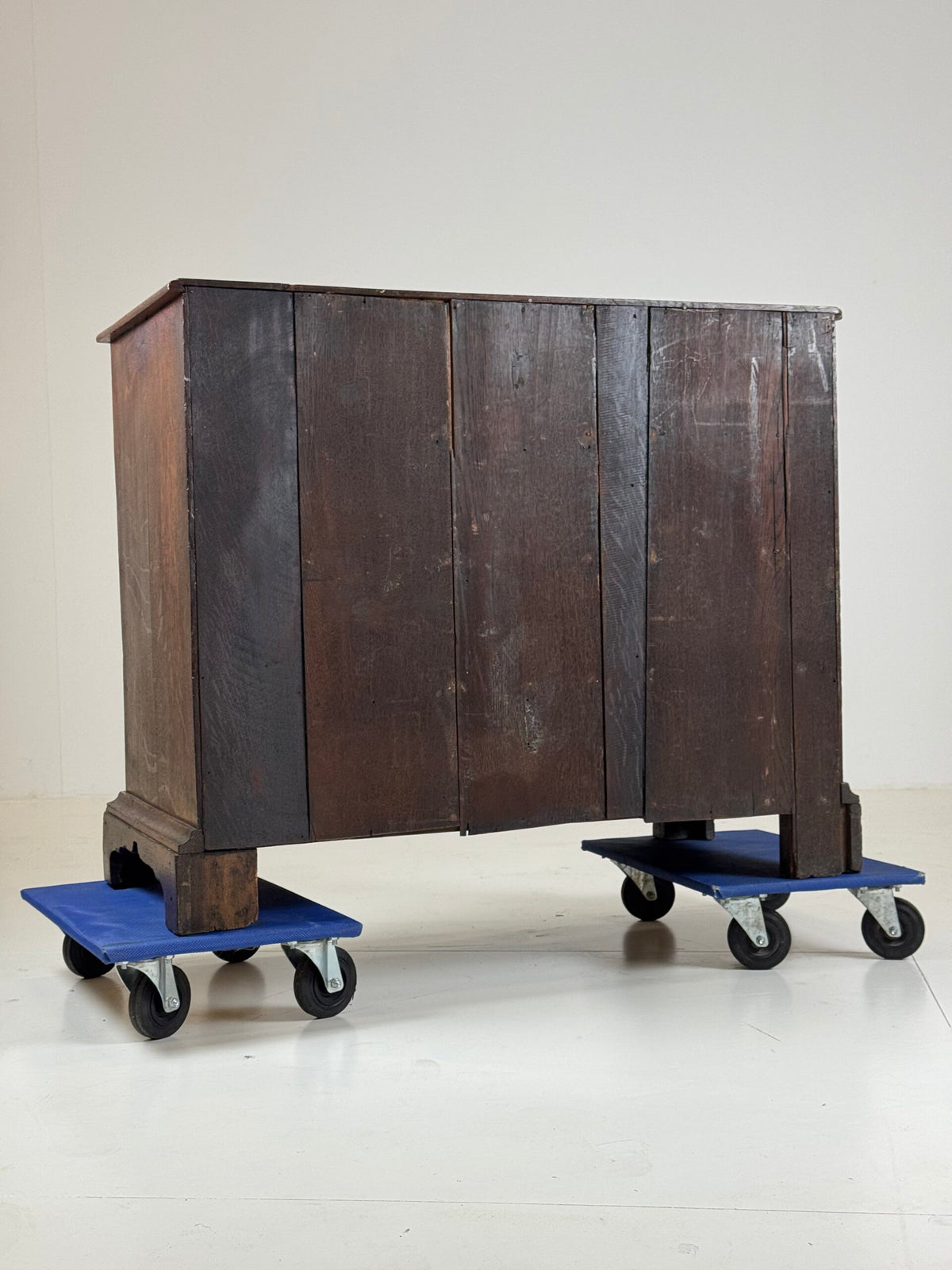 Dutch Oak Serpentine Chest of Drawers, c. 1760, photo 4