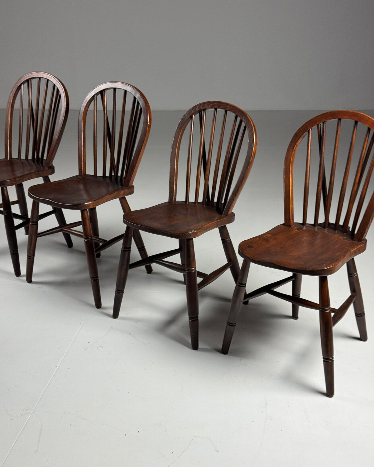 Set of Four English Windsor Spindle Back Chairs, Early 20th Century, photo 3