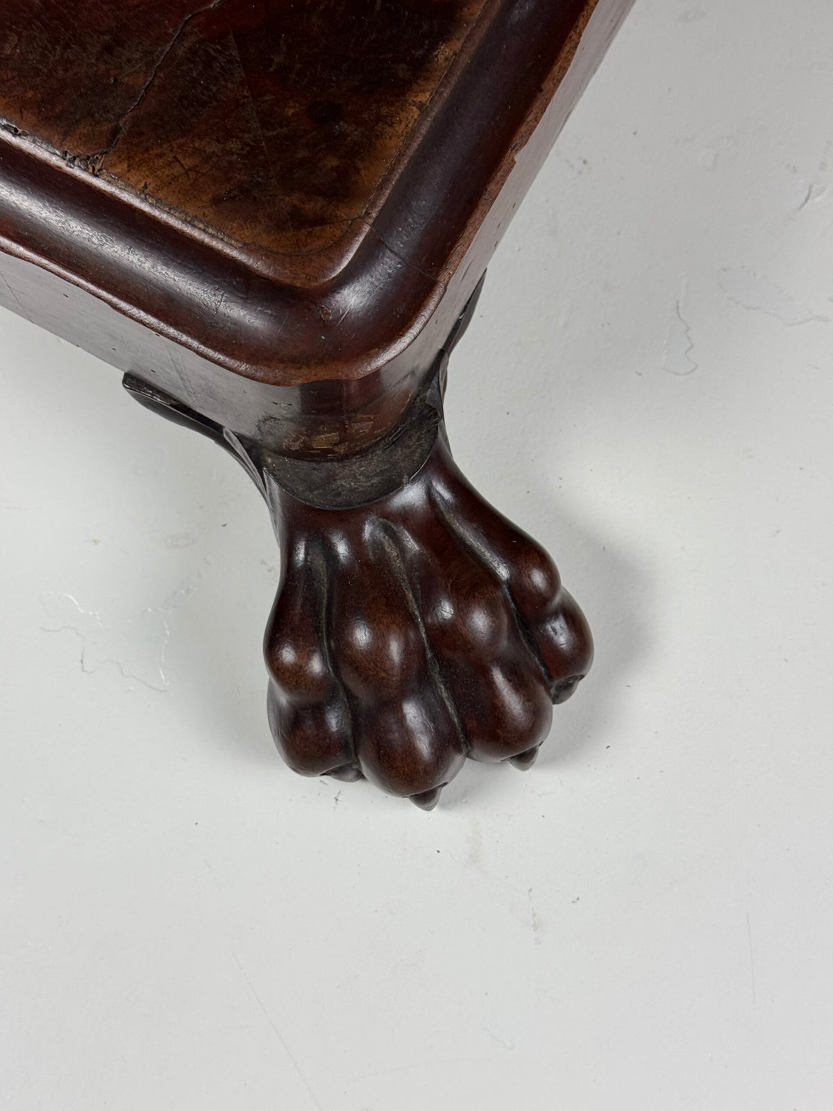 Early 19th Century French Mahogany Center Table with Claw Feet, photo 14