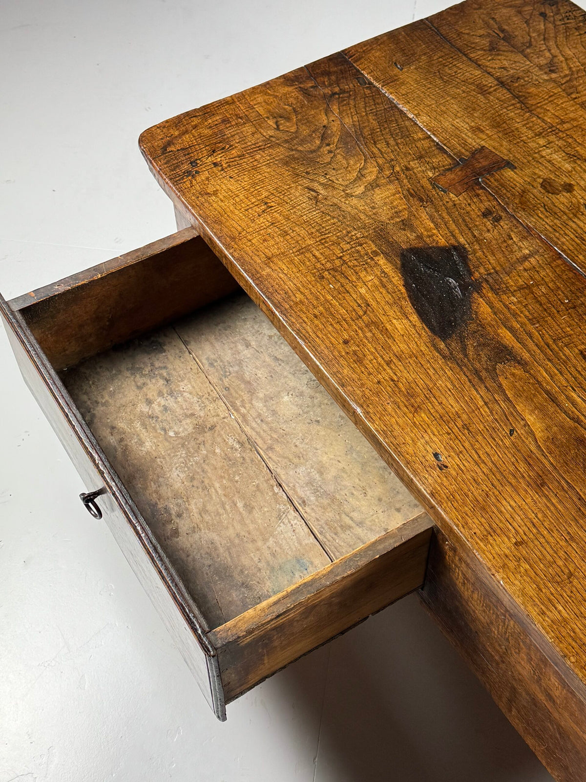 Spanish Walnut Coffee Table or TV Unit with Three Drawers, 18th Century, photo 15