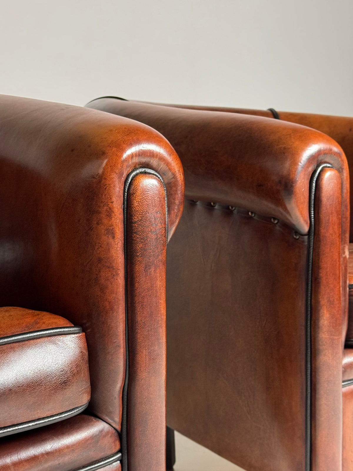 Pair of Dutch Lounge Atelier Sheepskin Club Chairs, photo 3