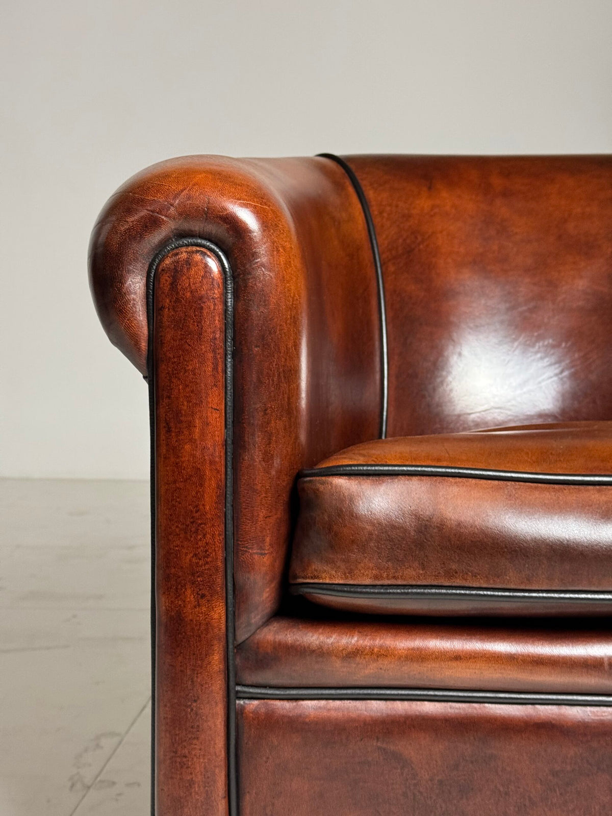 Pair of Dutch Lounge Atelier Sheepskin Club Chairs, photo 14