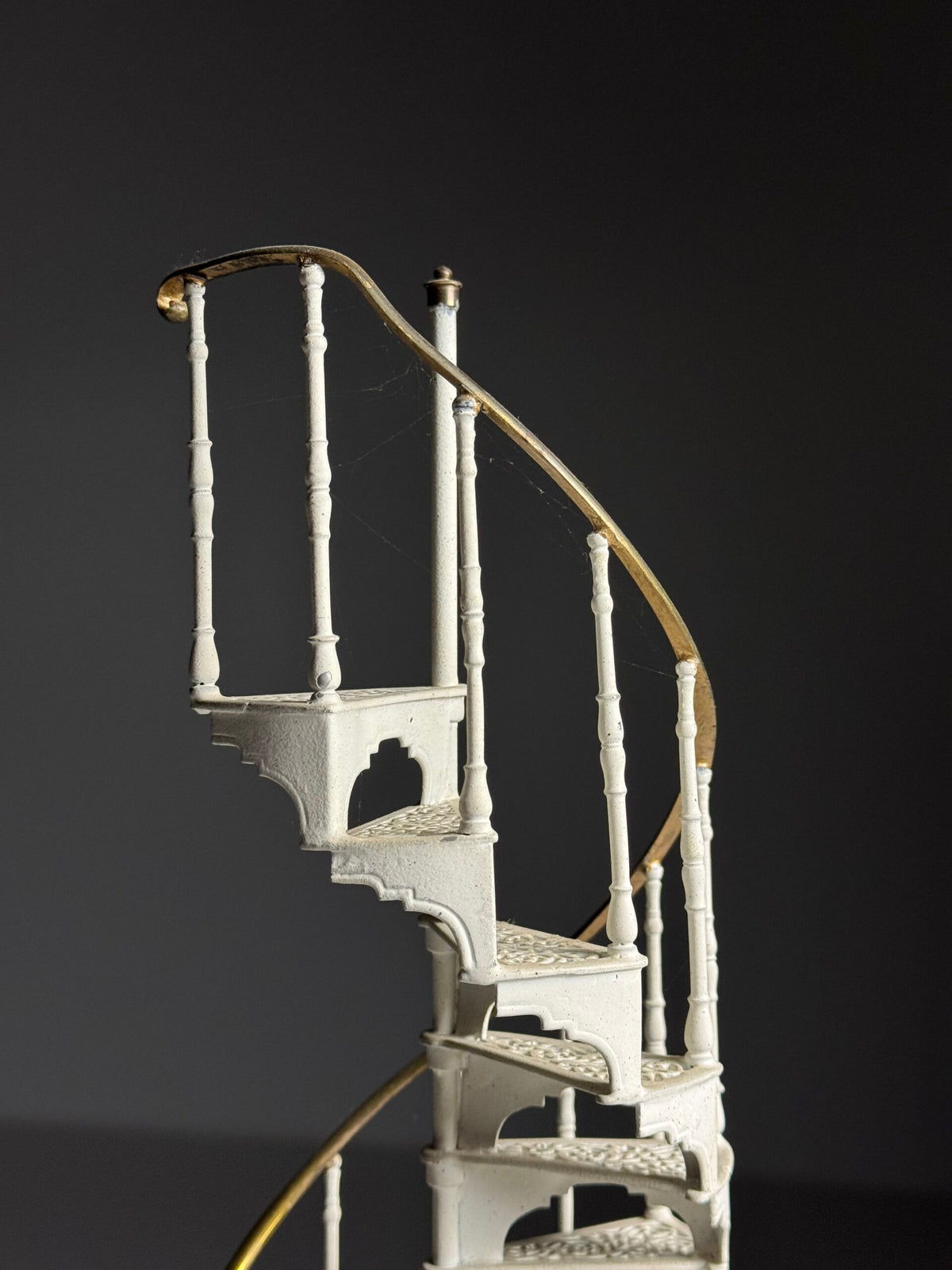 Spiral Staircase Scale Model in White Metal, photo 8