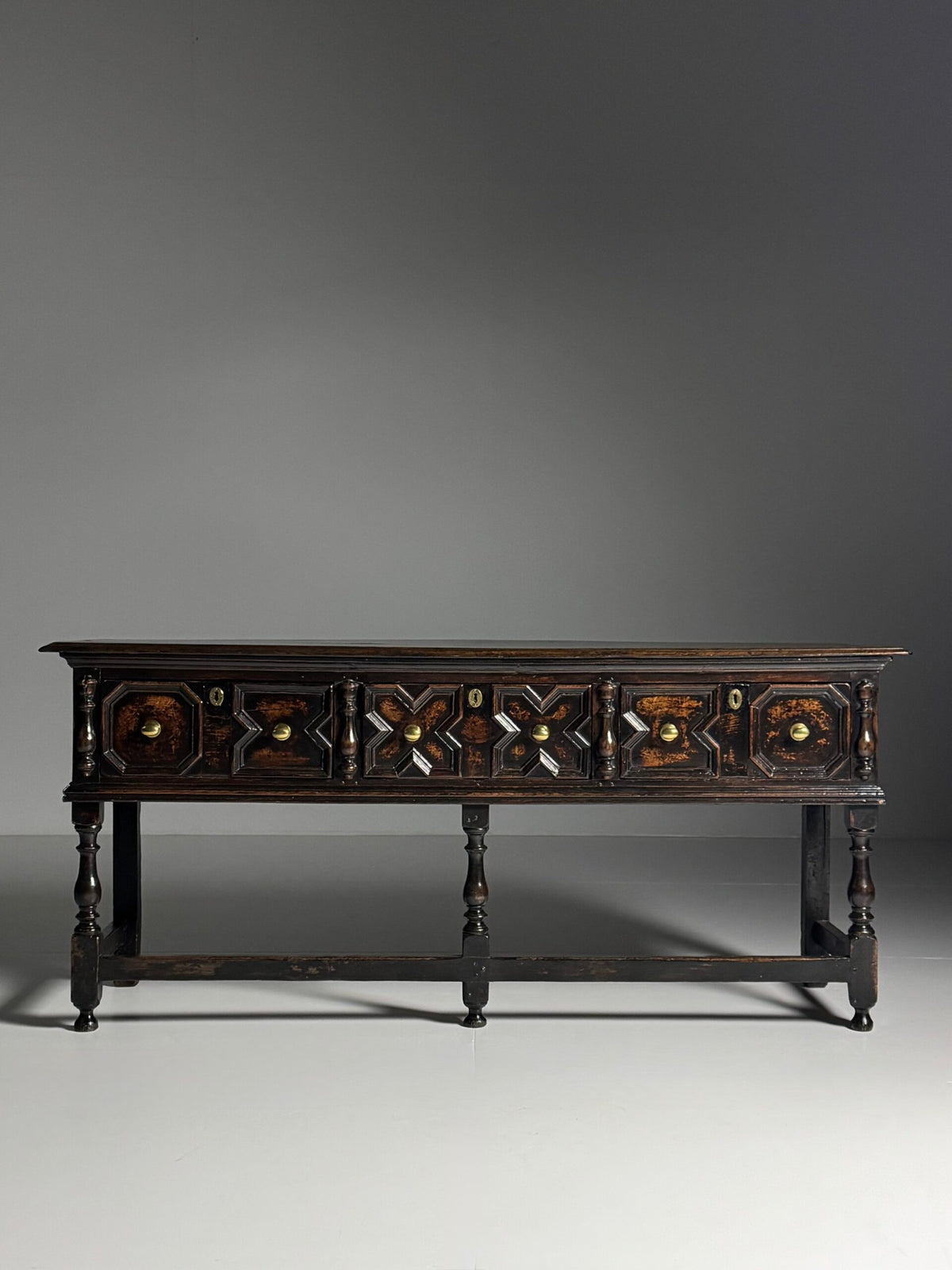 English William and Mary Oak Dresser Base, Late 17th Century, photo 30