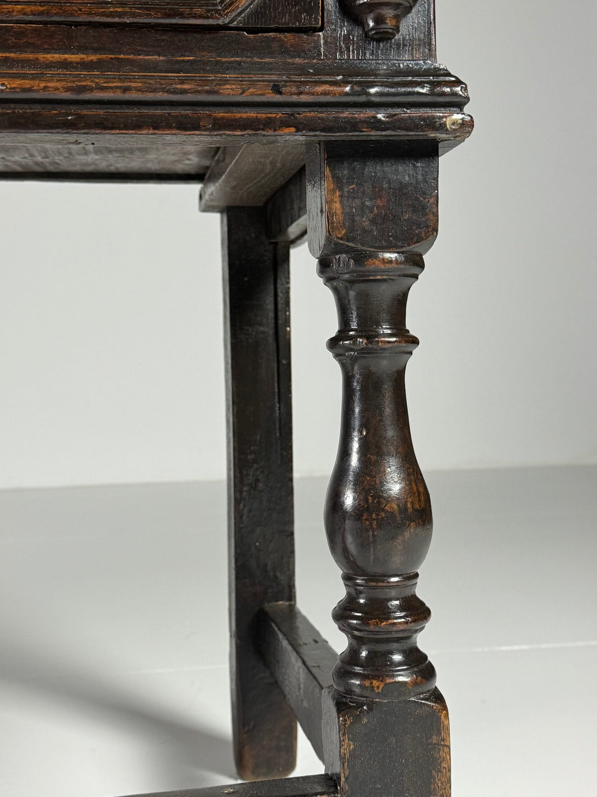 English William and Mary Oak Dresser Base, Late 17th Century, photo 17