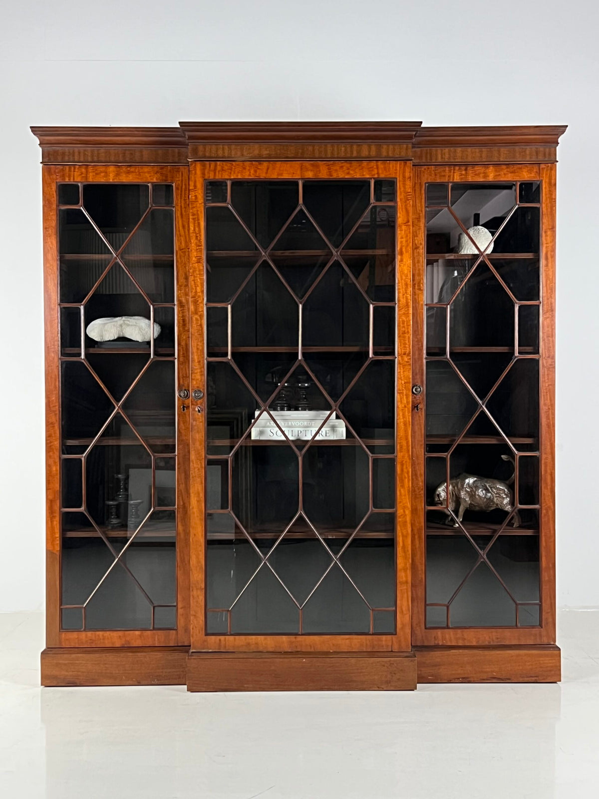 English Mahogany Breakfront Display Cabinet, 19th Century, photo 1