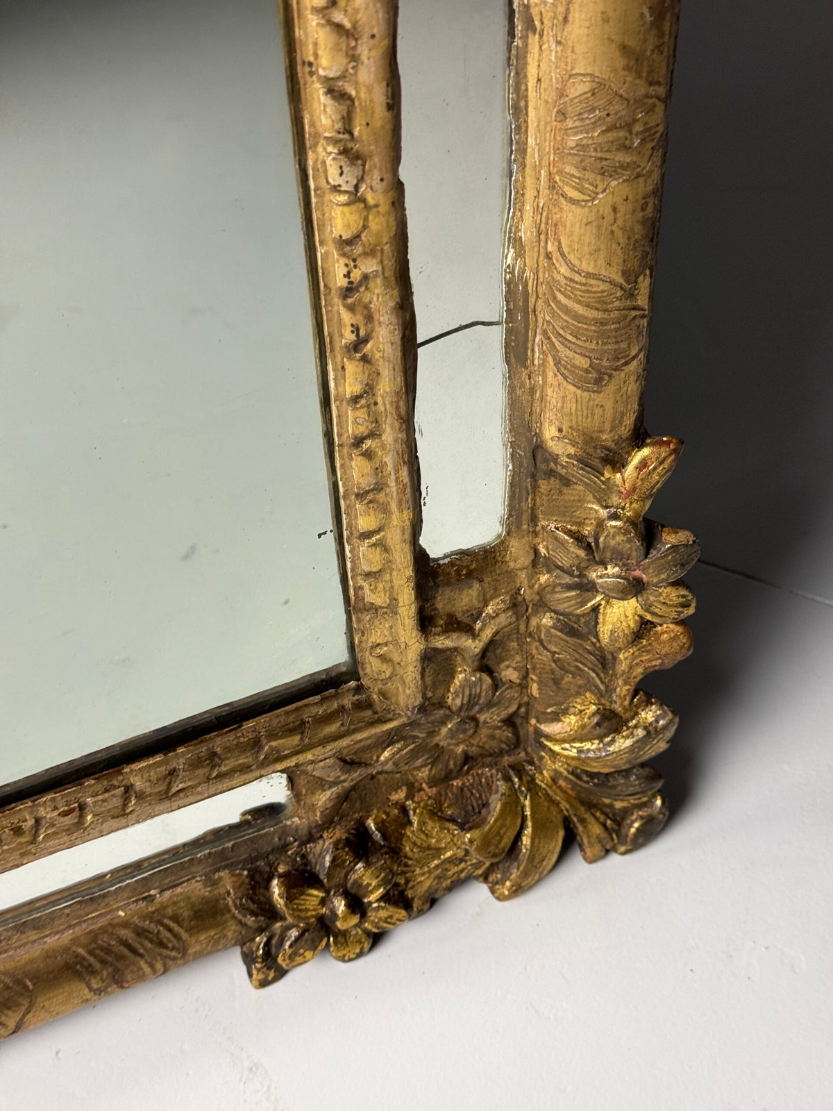 French Louis XV Period Giltwood Mirror, 18th Century, photo 13