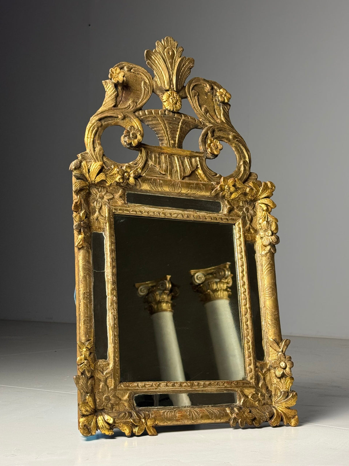 French Louis XV Period Giltwood Mirror, 18th Century, photo 3
