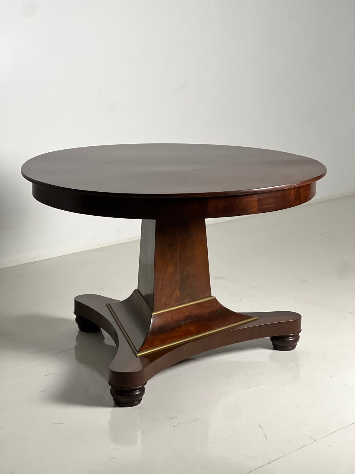 19th Century Mahogany Center Table, photo 1