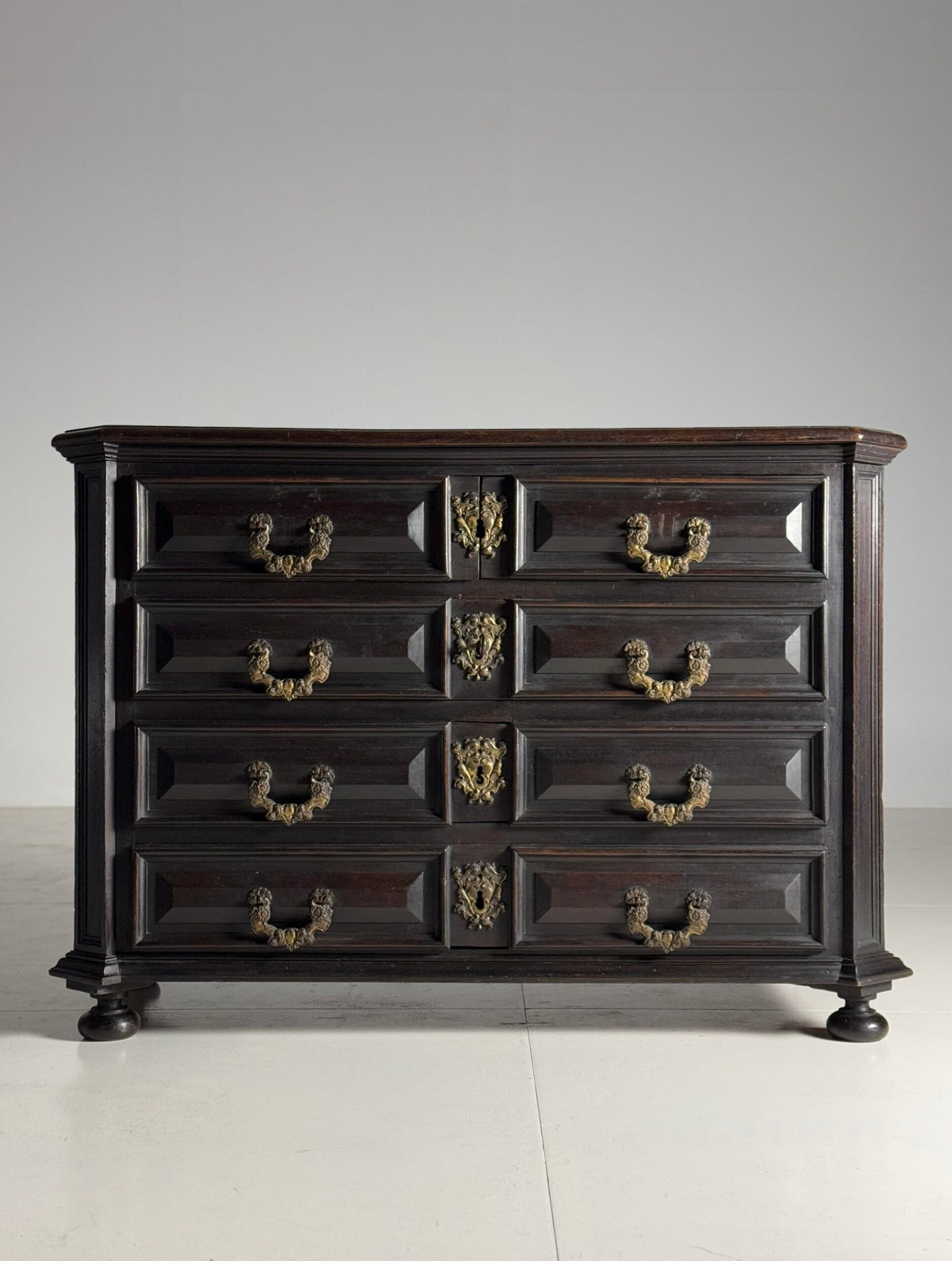 Italian Solid Walnut Commode, 18th Century, photo 9