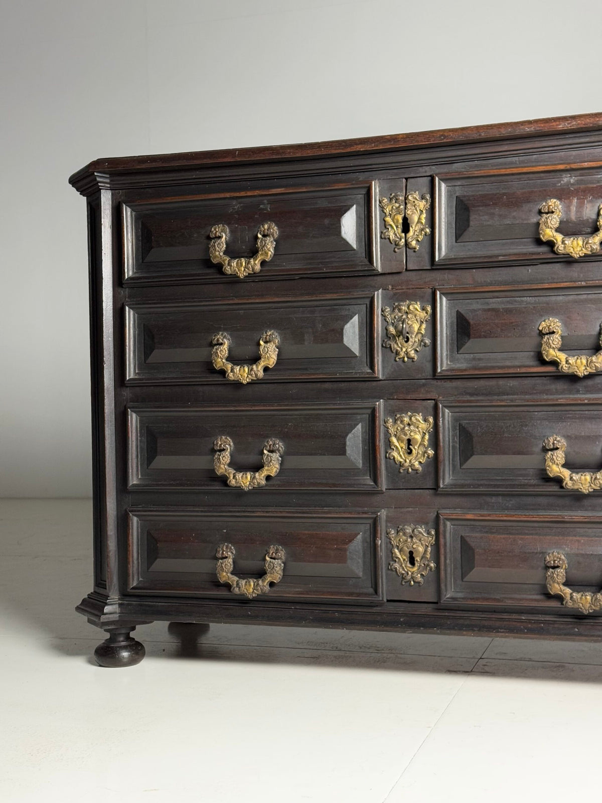 Italian Solid Walnut Commode, 18th Century, photo 35