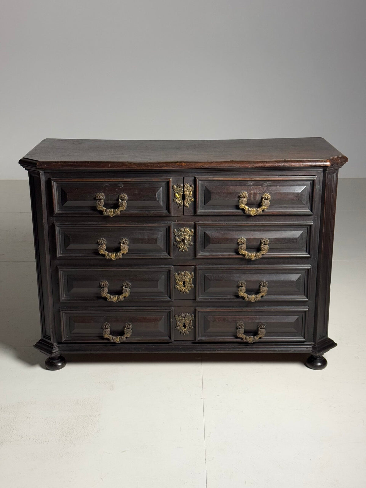 Italian Solid Walnut Commode, 18th Century, photo 33