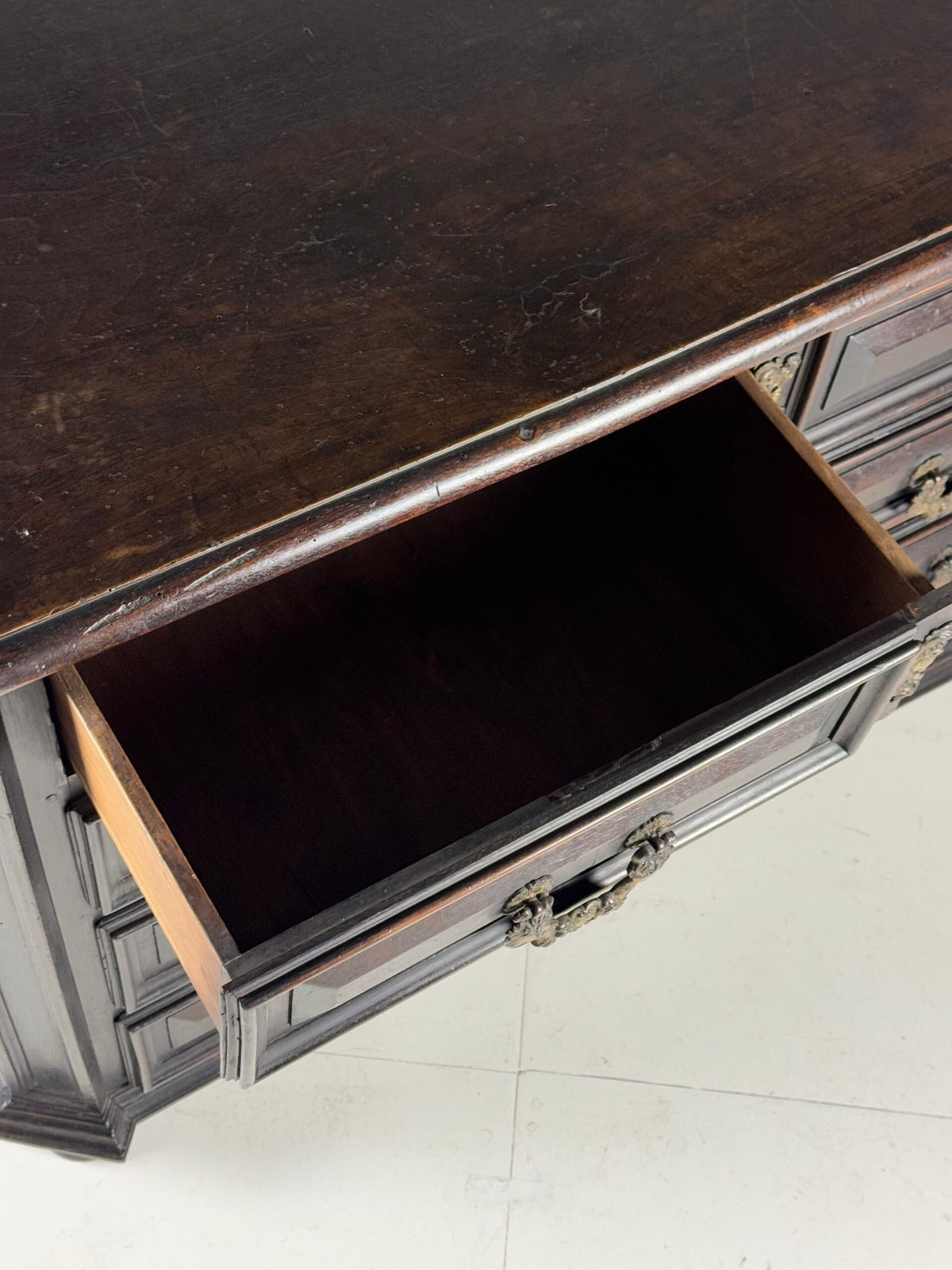 Italian Solid Walnut Commode, 18th Century, photo 27