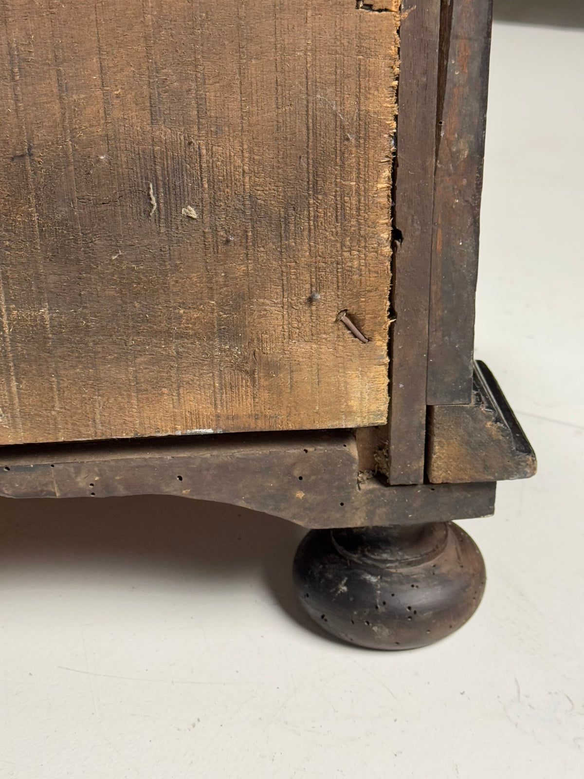 Italian Solid Walnut Commode, 18th Century, photo 7