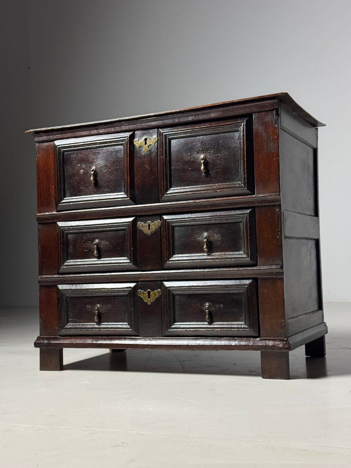 English Oak Chest of Drawers, c. 1690, photo 15
