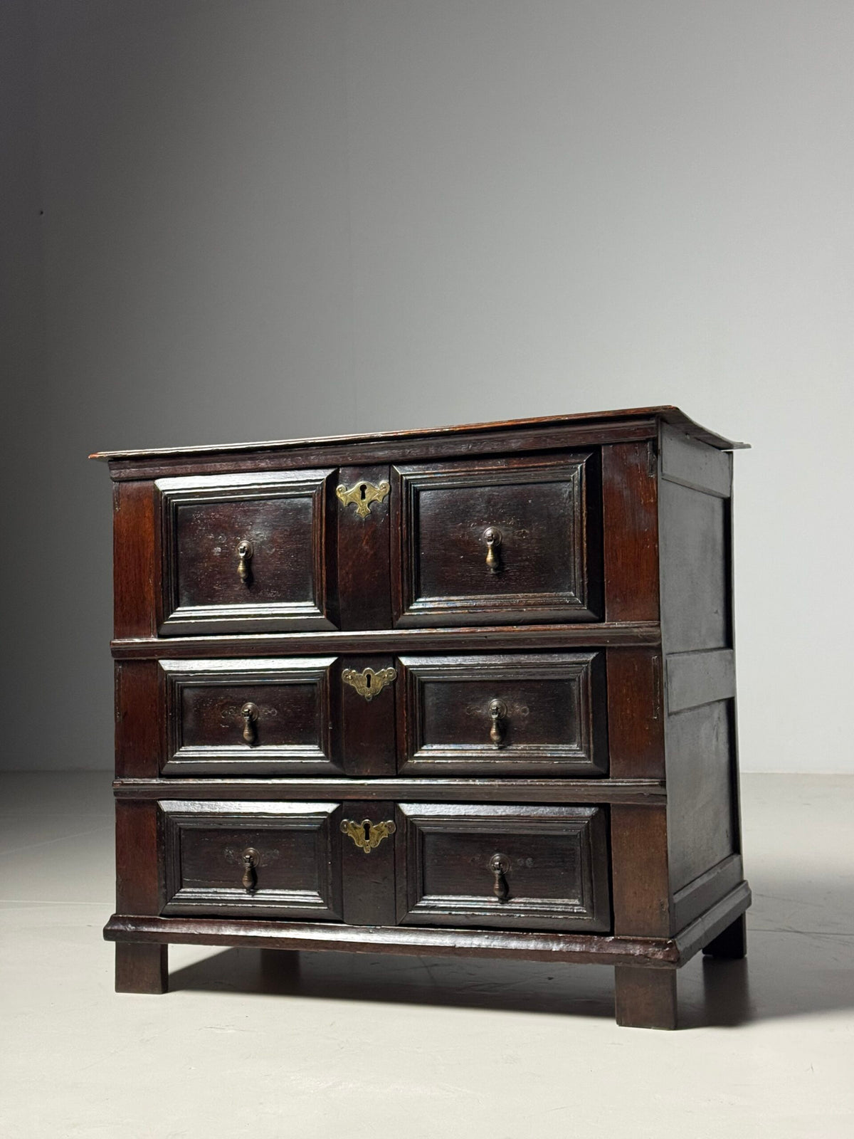 English Oak Chest of Drawers, c. 1690, photo 14