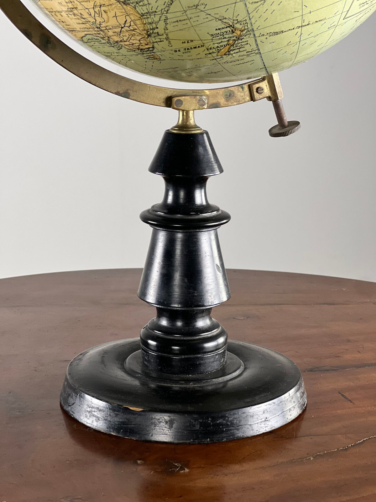 French Terrestrial Globe by G. Thomas, Paris, c. 1900, photo 2